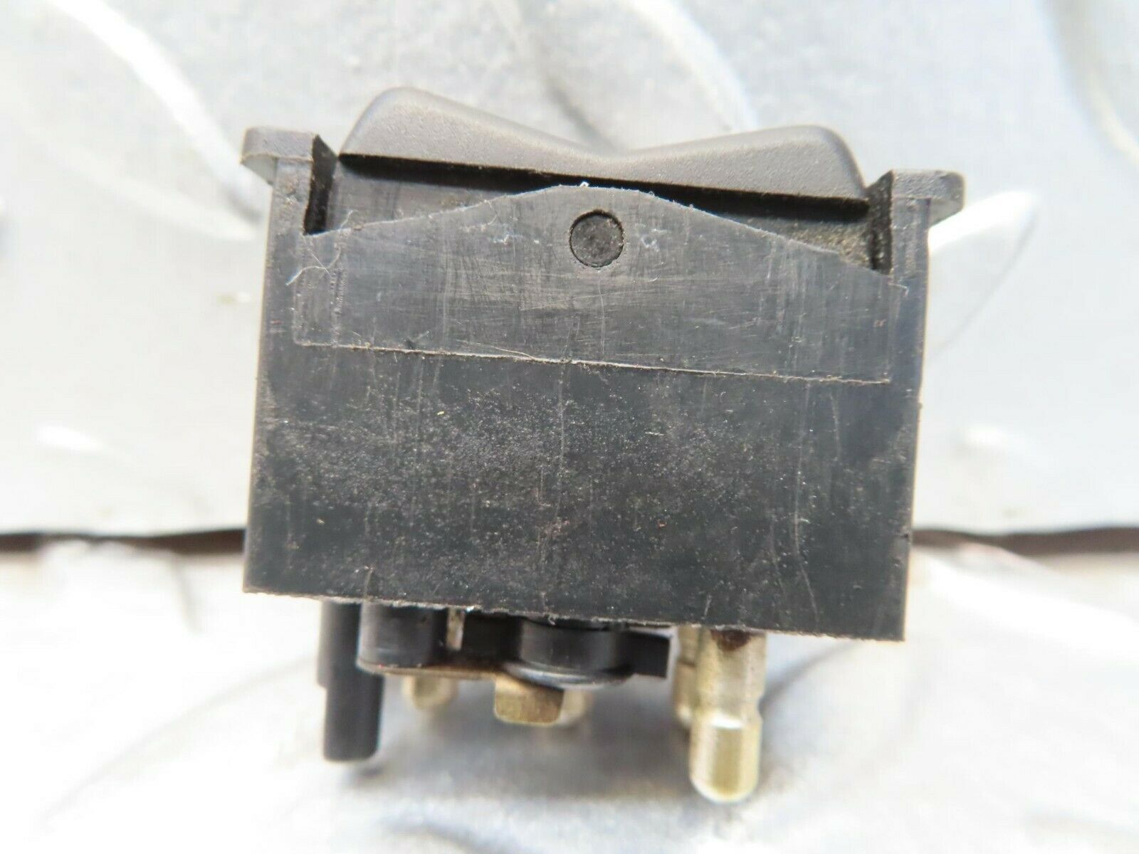 15788 Mercedes-Benz R107 450SL CoupeRear Heated Window Switch 0008206010