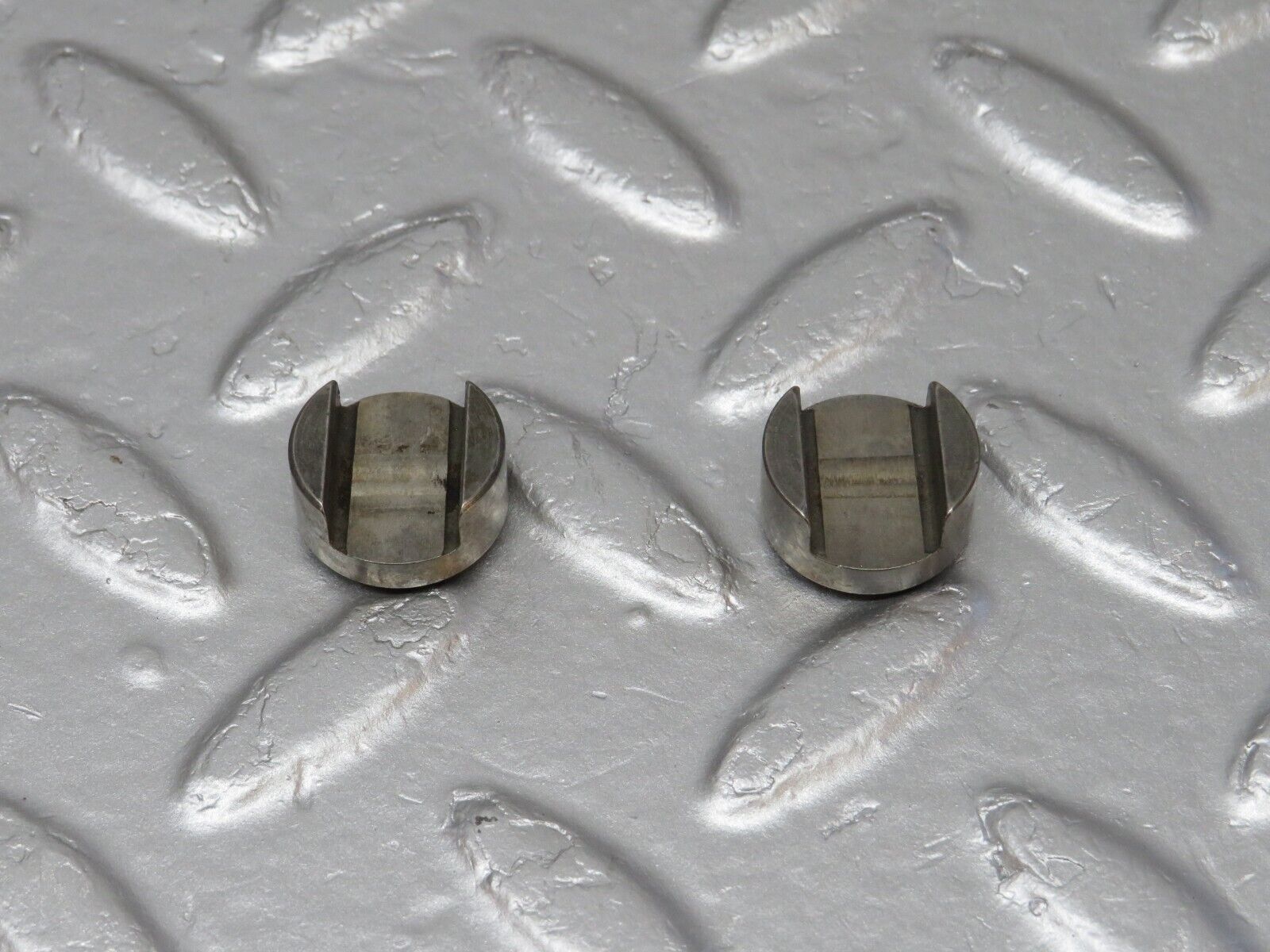 40049 Mercedes-Benz R107 350SL Rocker Arm With Valve Tappet