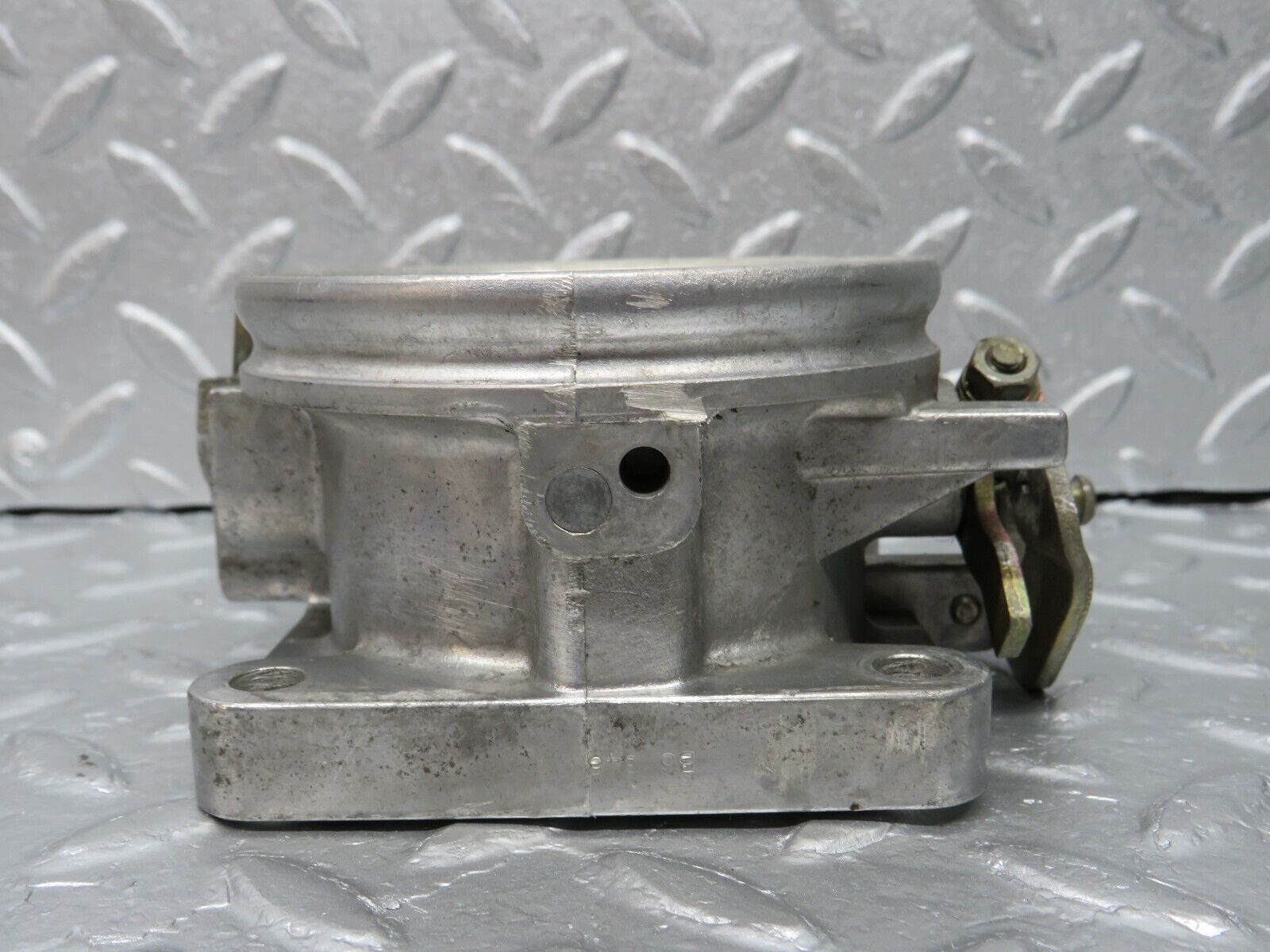39998 Mercedes-Benz R107 350SL Throttle Body Valve