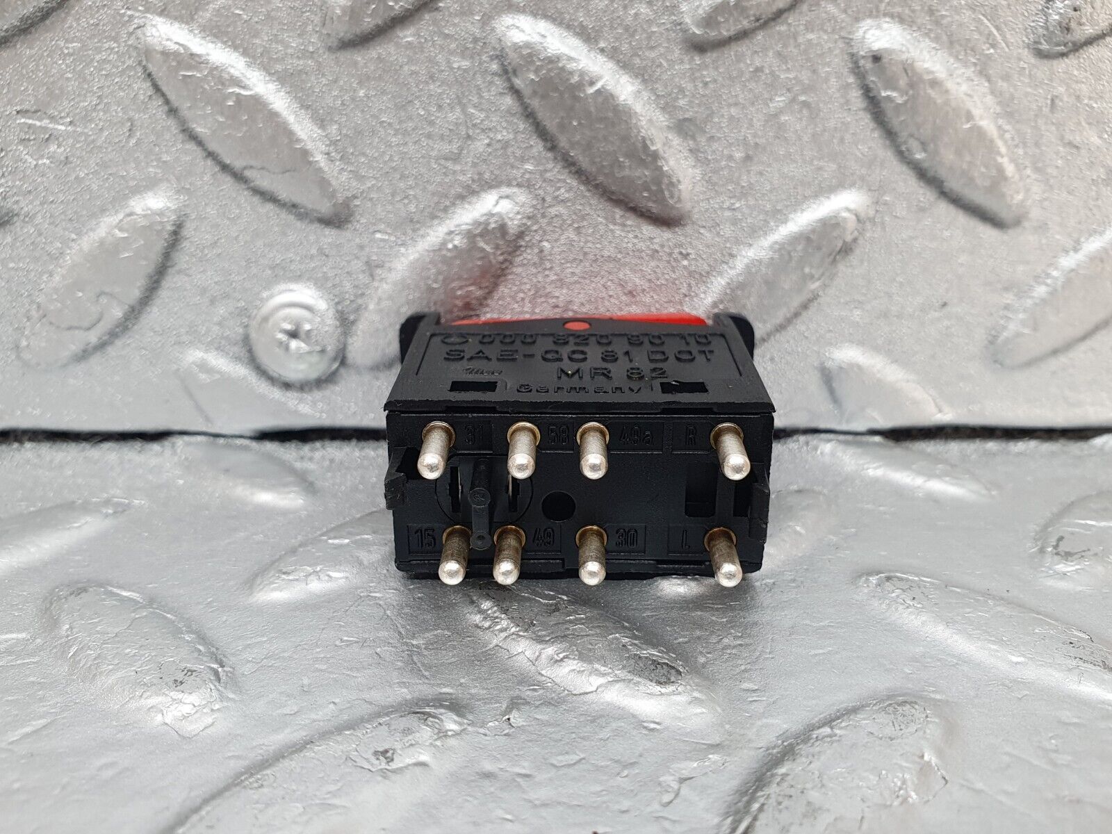 44112 Mercedes-Benz C123 230CE Coupe Hazard Warning Light Switch 0008209010