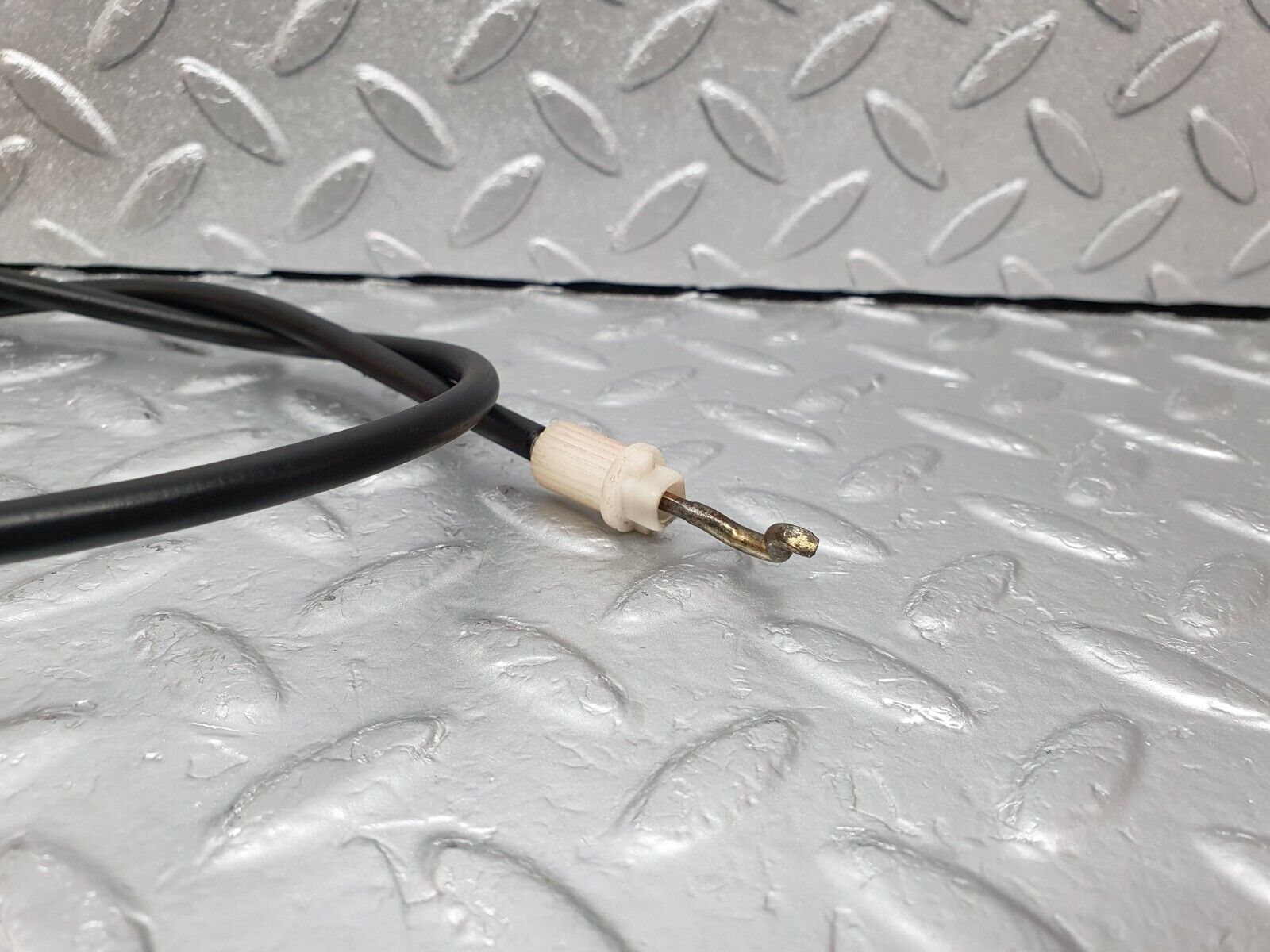43702 Mercedes-Benz C126 380SEC Coupe Door Lock Cable