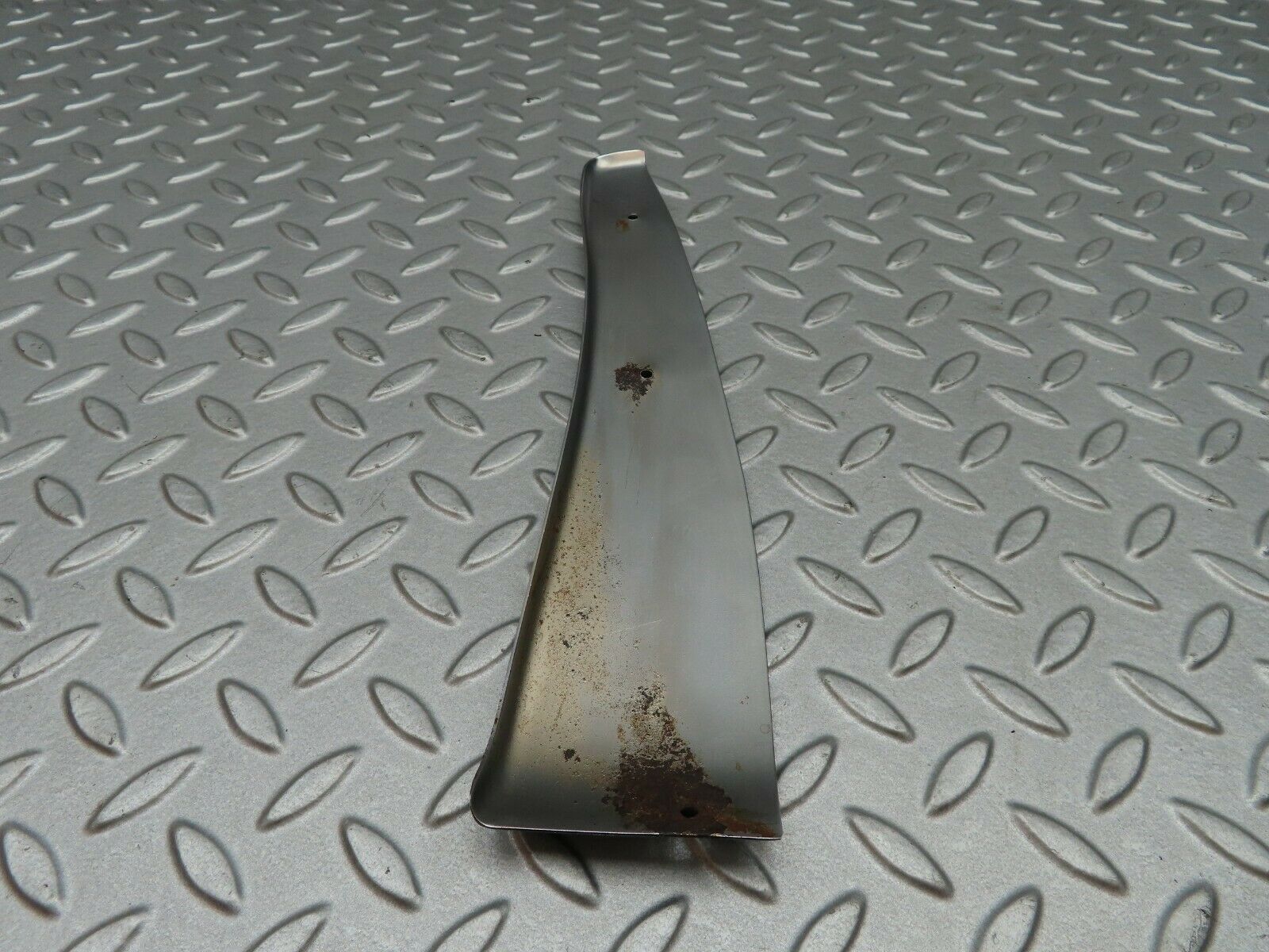 4920 Mercedes-Benz R107 350SL Right Door Chrome Cover