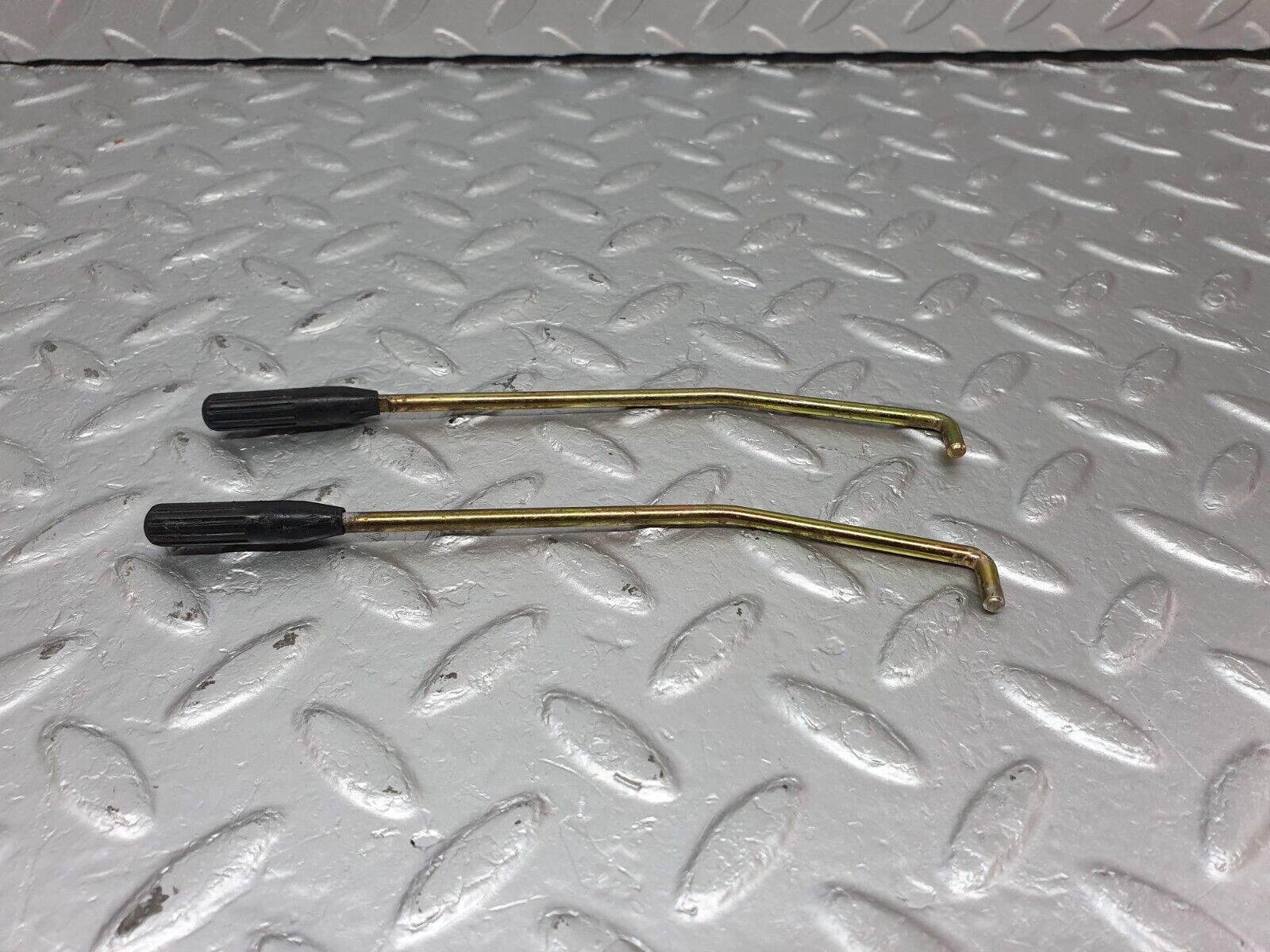 41707 Mercedes-Benz W124 200E Front Door Lock Knob Pair