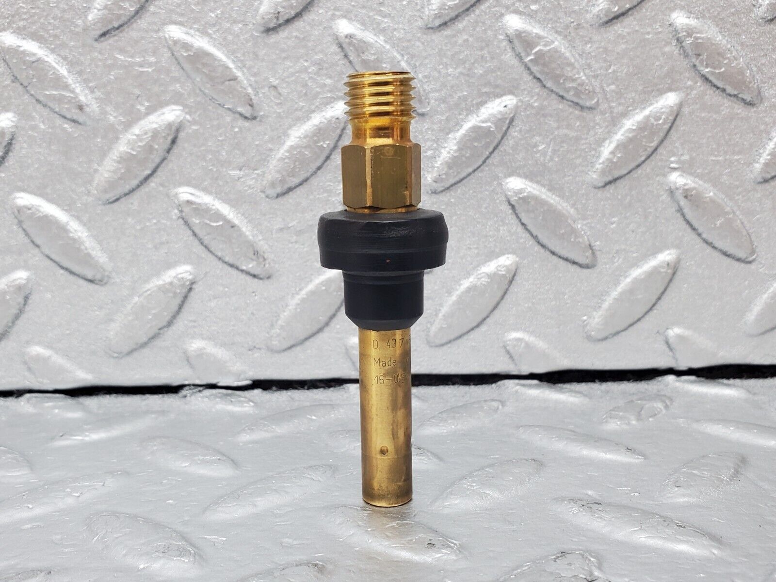 45338 Mercedes-Benz 280E M110.983 Fuel Injector Bosch 0437502047