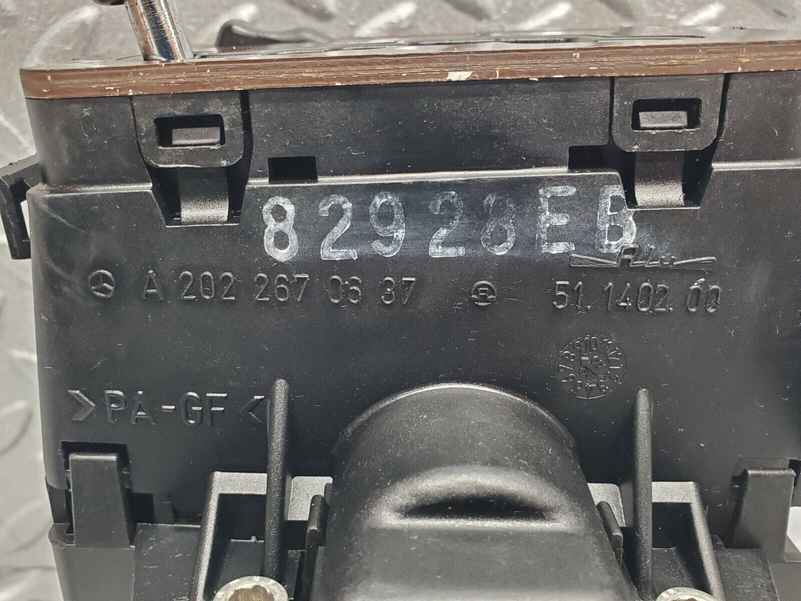 43712633