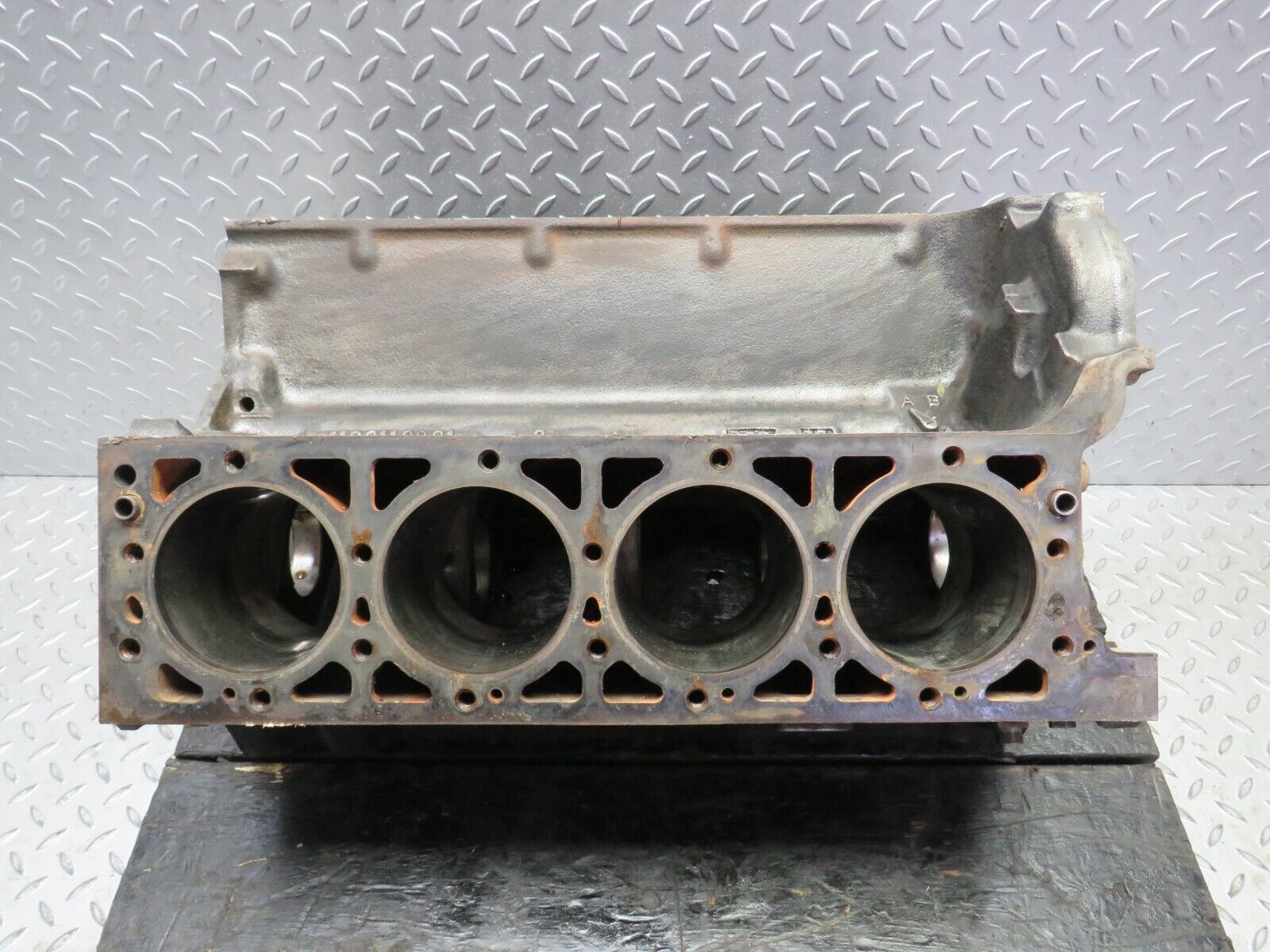 39979 Mercedes-Benz R107 350SL Engine Block 116.984 1160110801