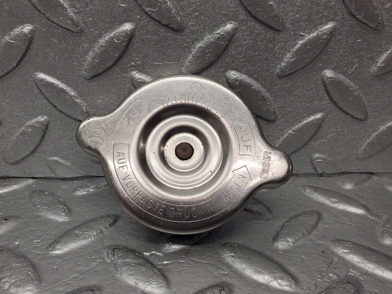 46527 Mercedes-Benz C123 280CE Coupe Radiator Cap 1235010015