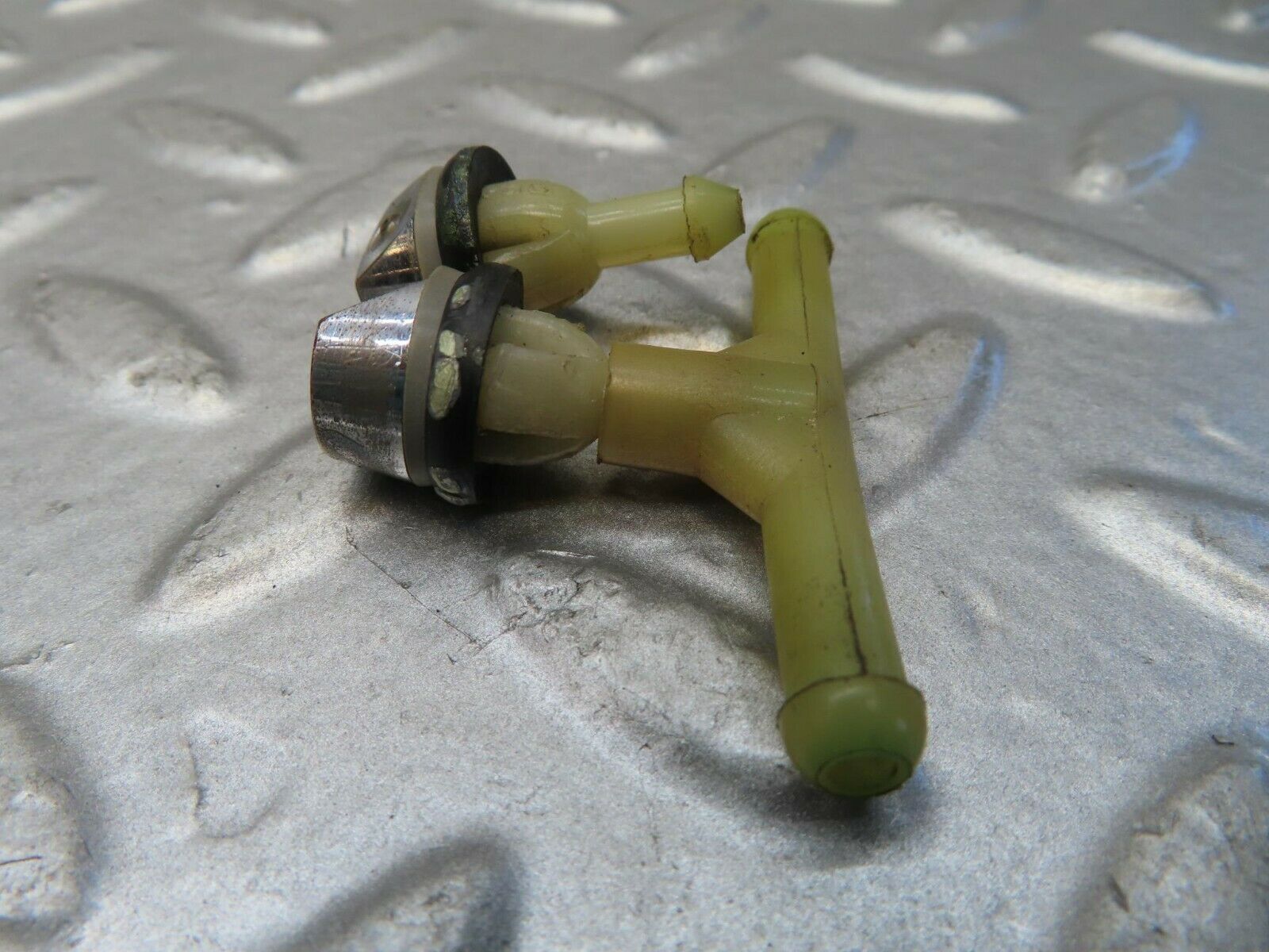 15790 Mercedes-Benz R107 450SL Windscreen Washer Nozzle