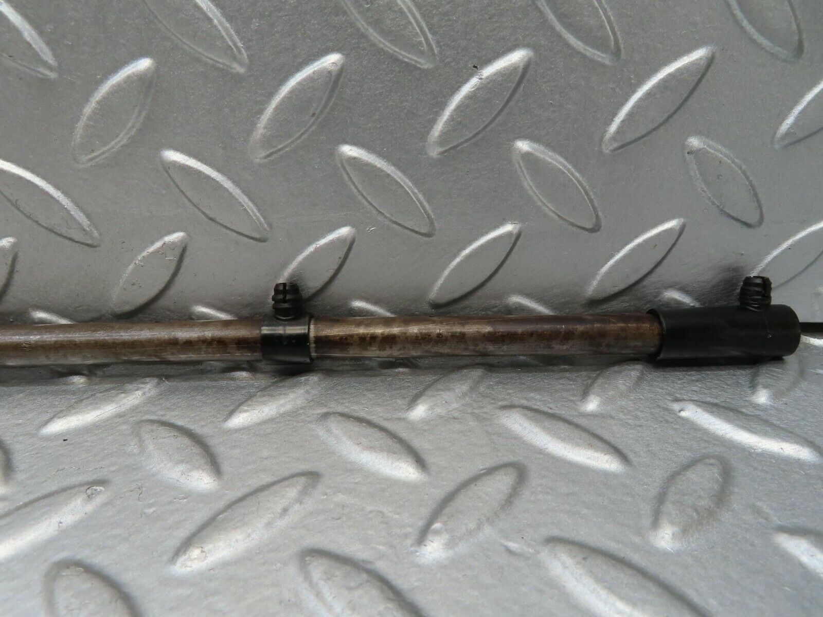 15683 Mercedes-Benz 1979 R107 450SL Camshaft Oil Tube