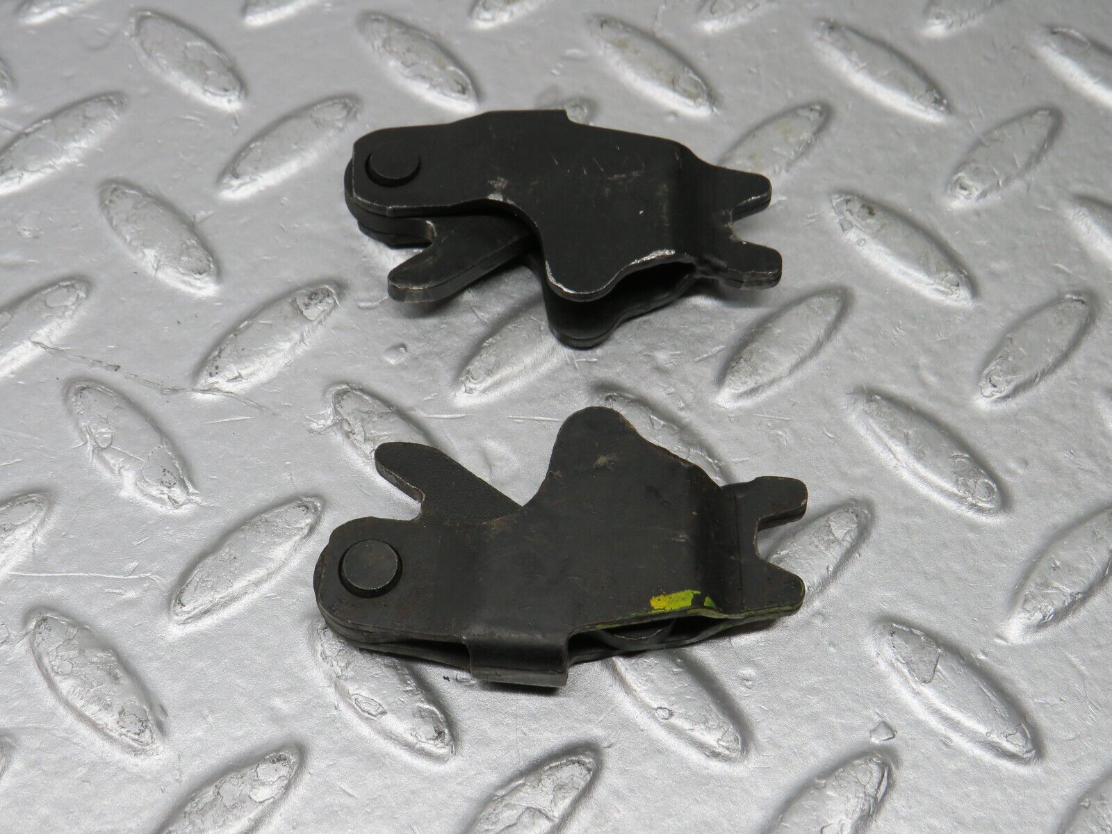 39295 Mercedes-Benz R107 500SL Rear Brake Regulator