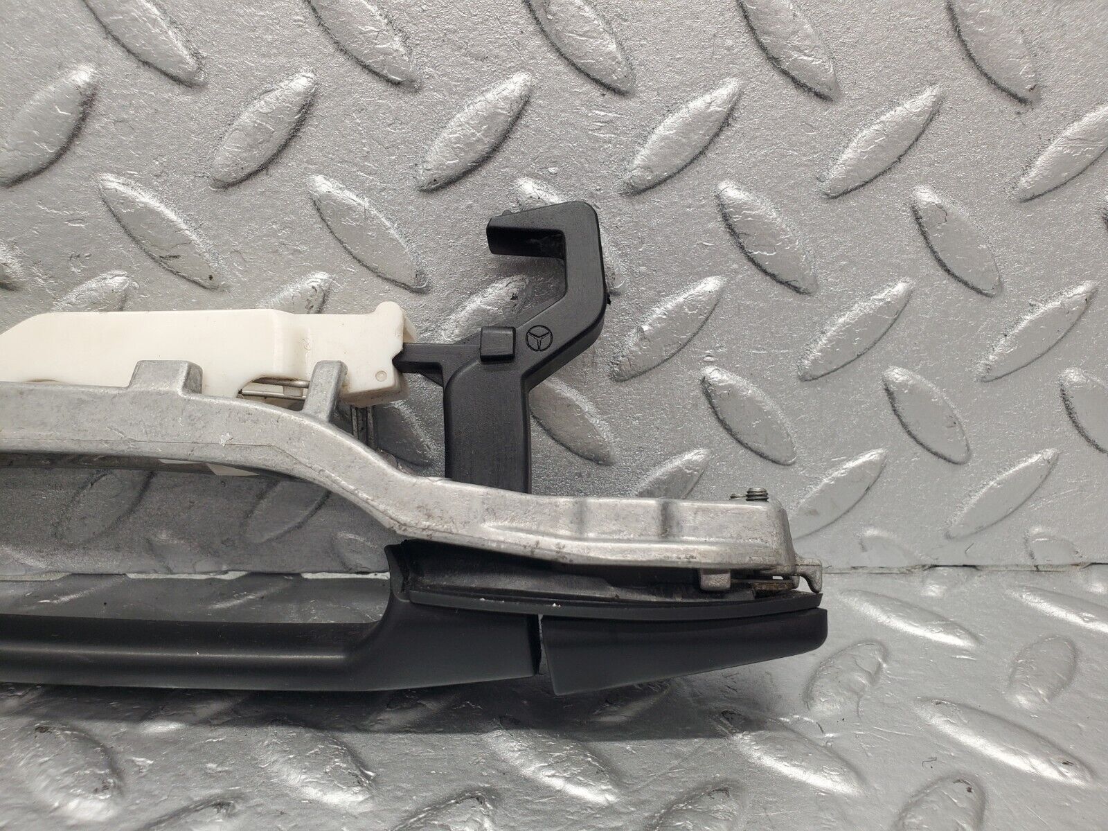 46142 Mercedes-Benz W124 Rear Right Exterior Door Handle