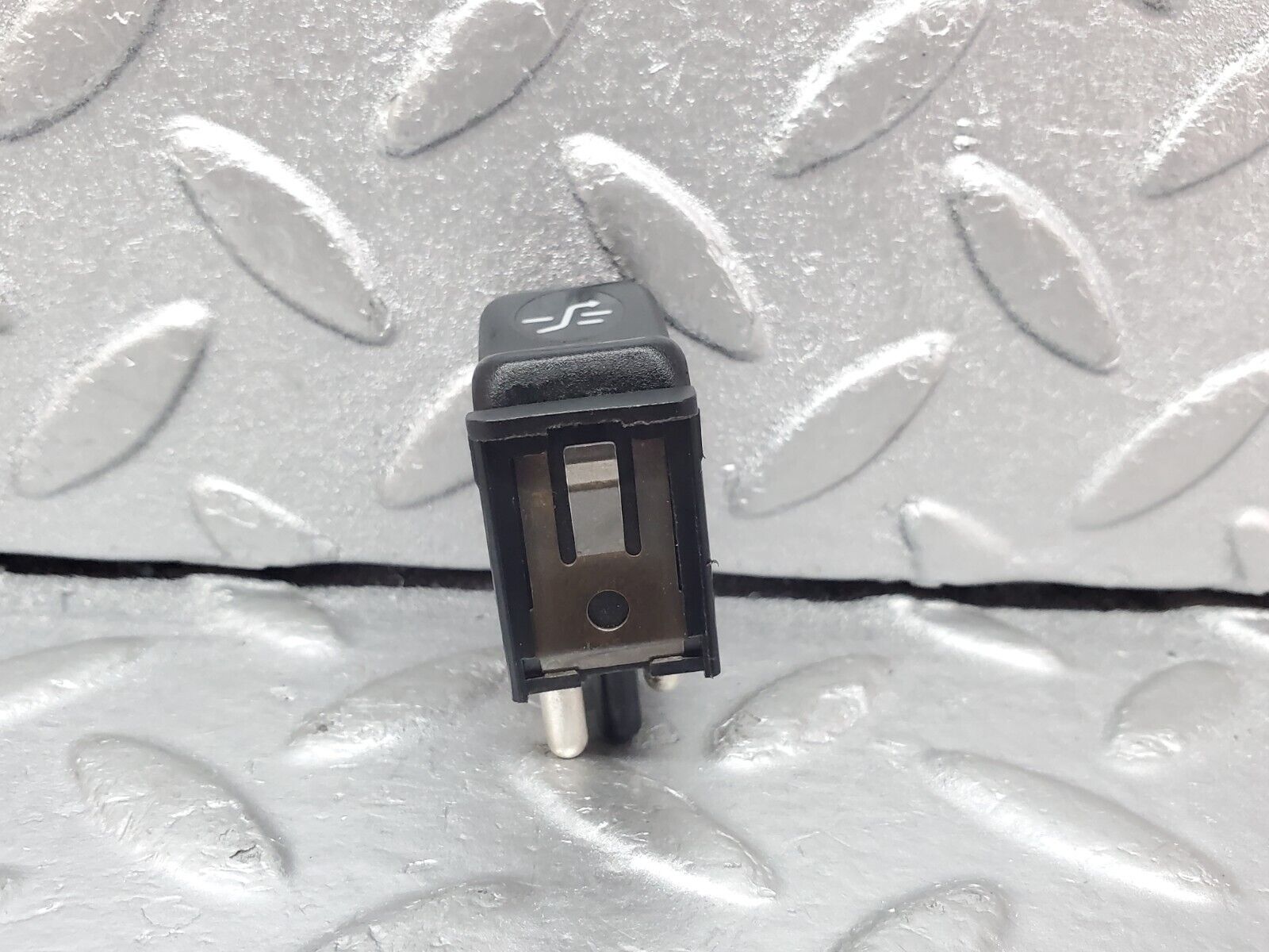 44363 Mercedes-Benz W123 280E Sunroof Switch 0008206310