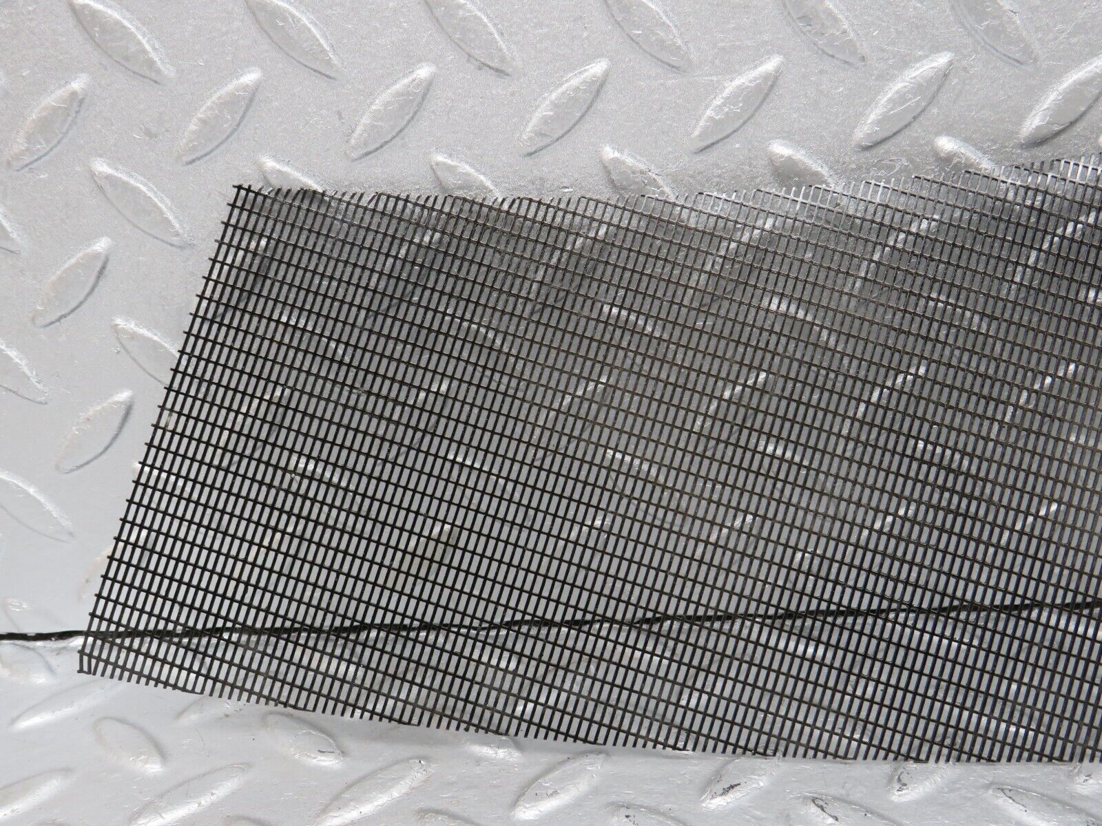 40081 Mercedes-Benz R107 350SL Air Intake Grill Left Side