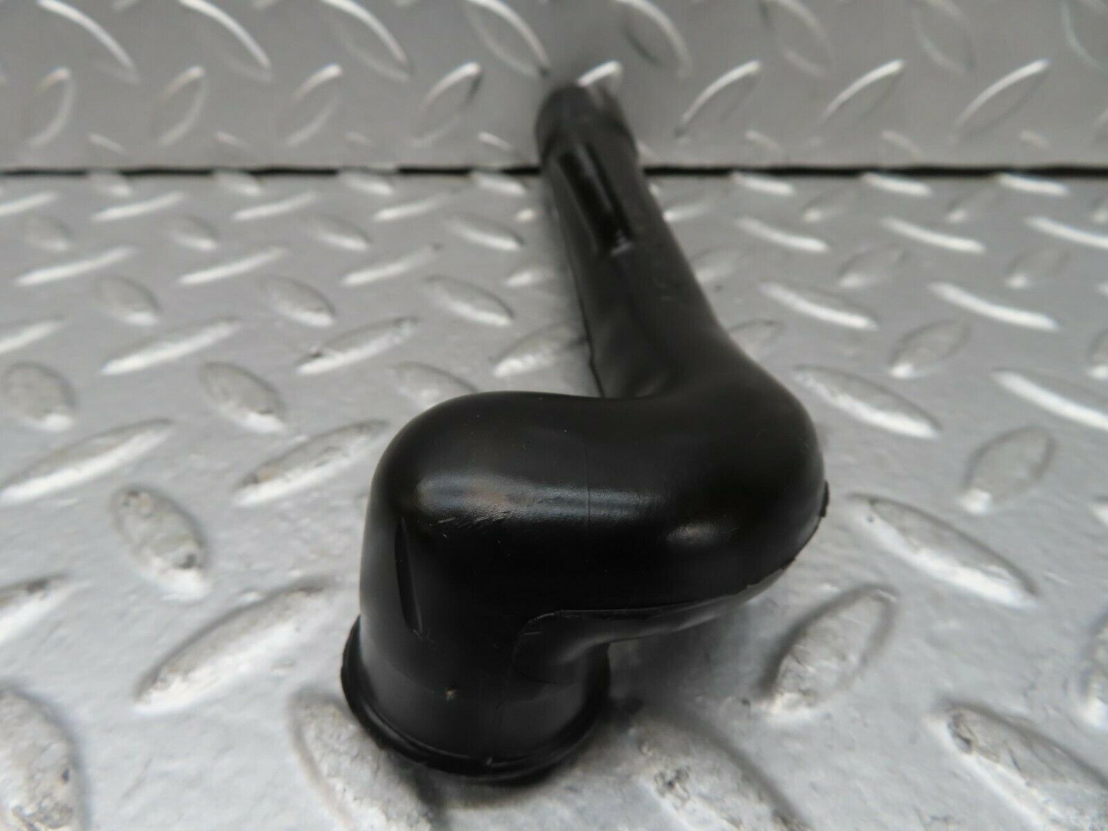 15686 Mercedes-Benz R107 450SL Crankcase Breather Hose 1160940791