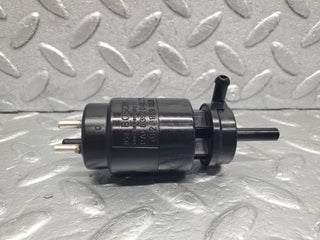 W124 Wagon windscreen washer pump used OEM