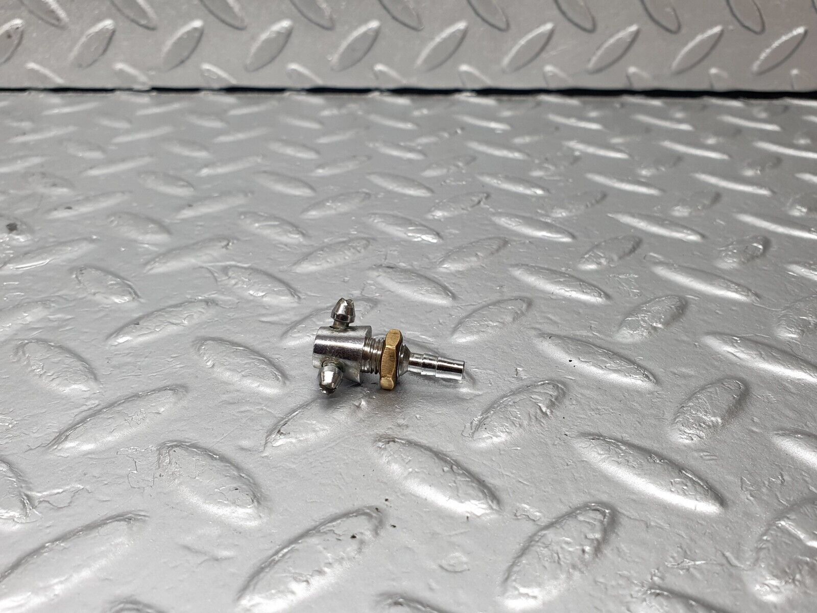 43382 Mercedes-Benz W108 280SE Windscreen Washer Nozzle