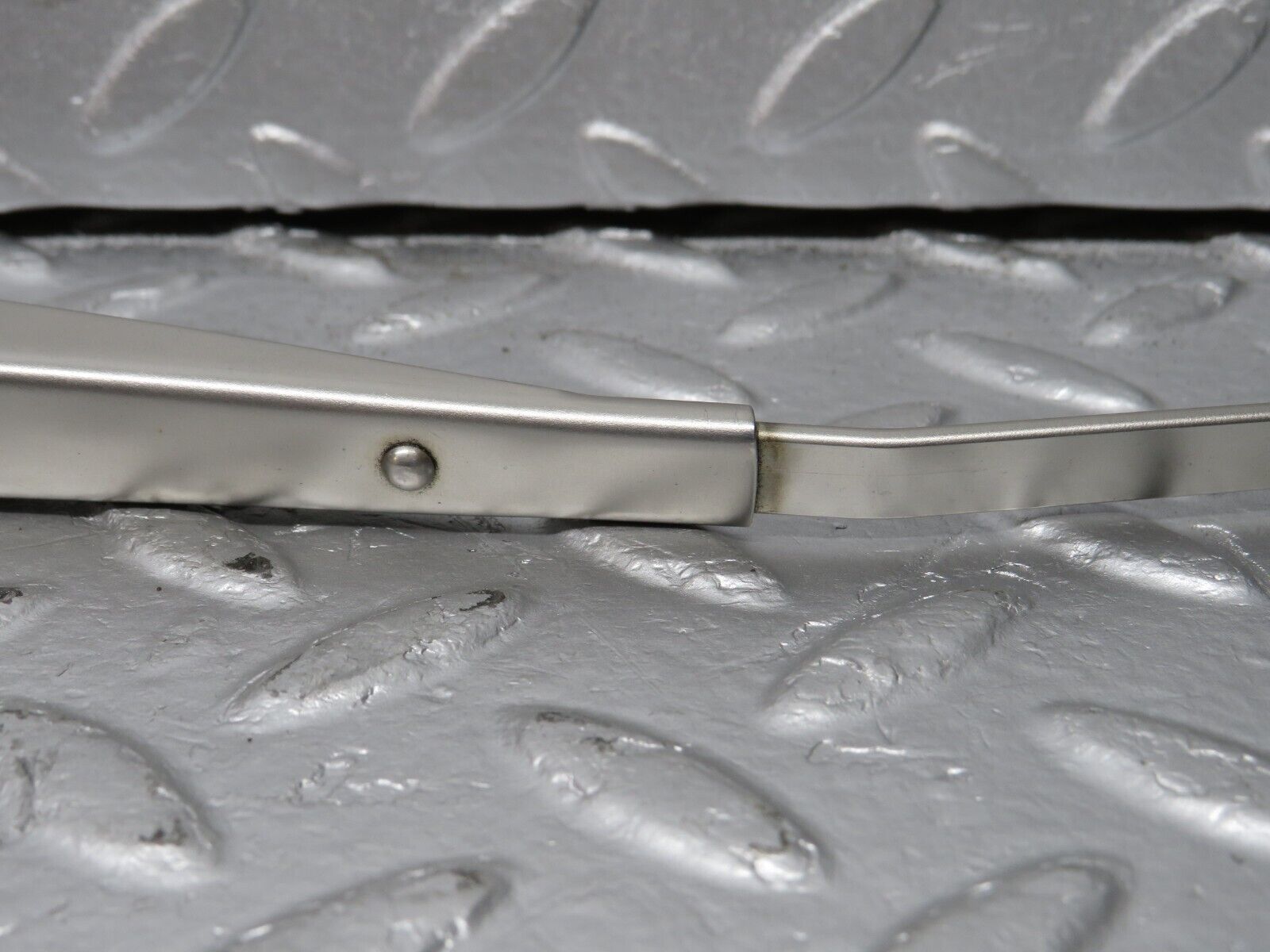 39981 Mercedes-Benz R107 350SL Windscreen Wiper Arm Right Side