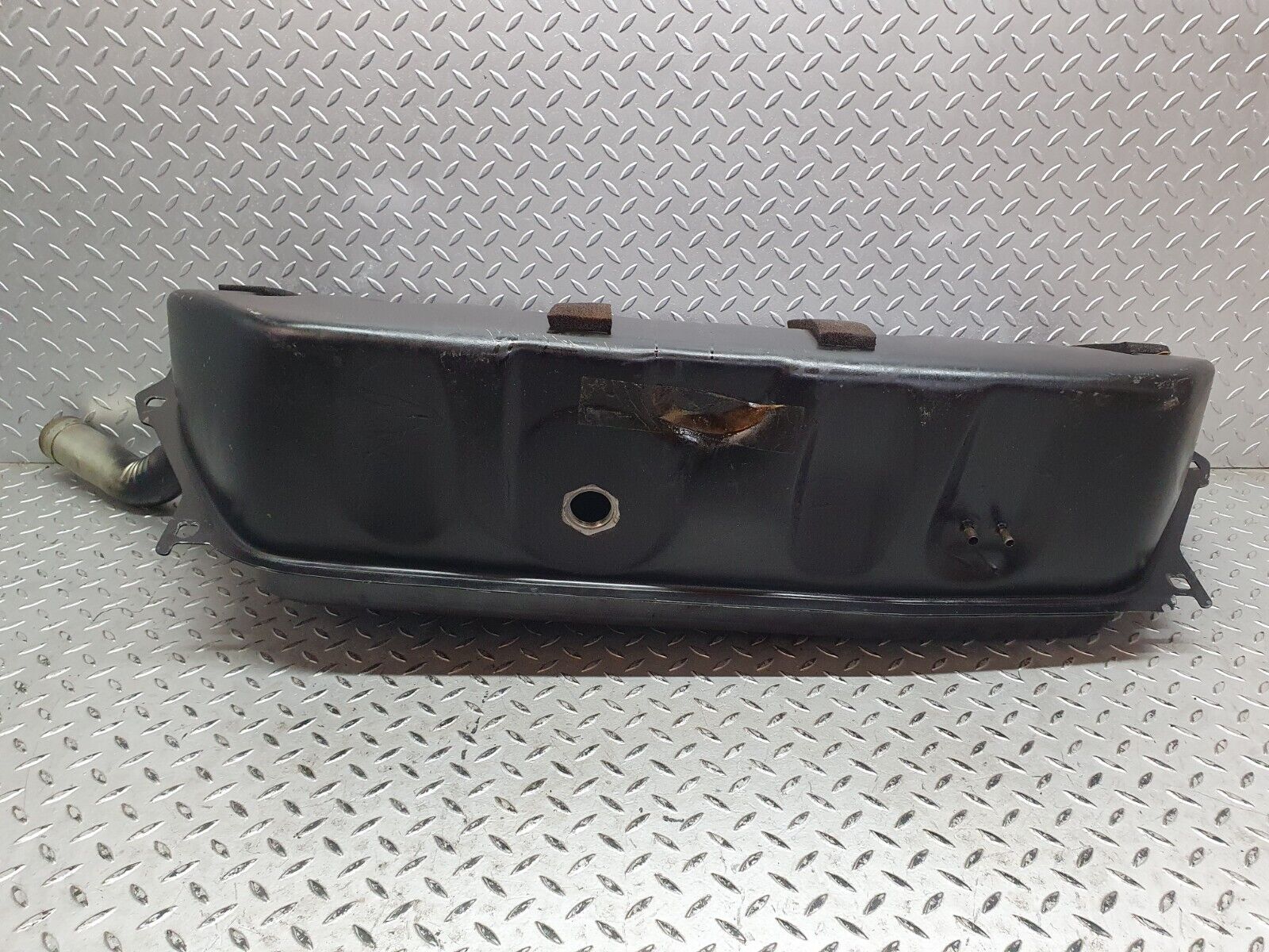 41732 Mercedes-Benz W124 200E Fuel Tank 2014710521
