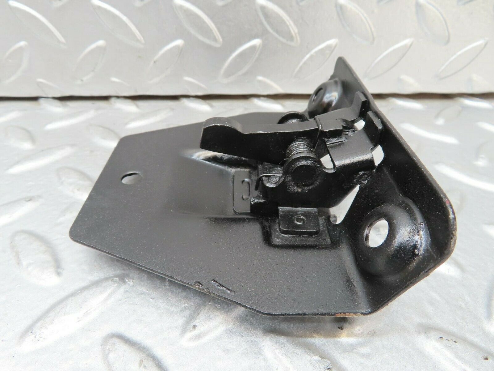 15563 Mercedes-Benz R107 450SL Trunk Boot Lock Latch 1137500285