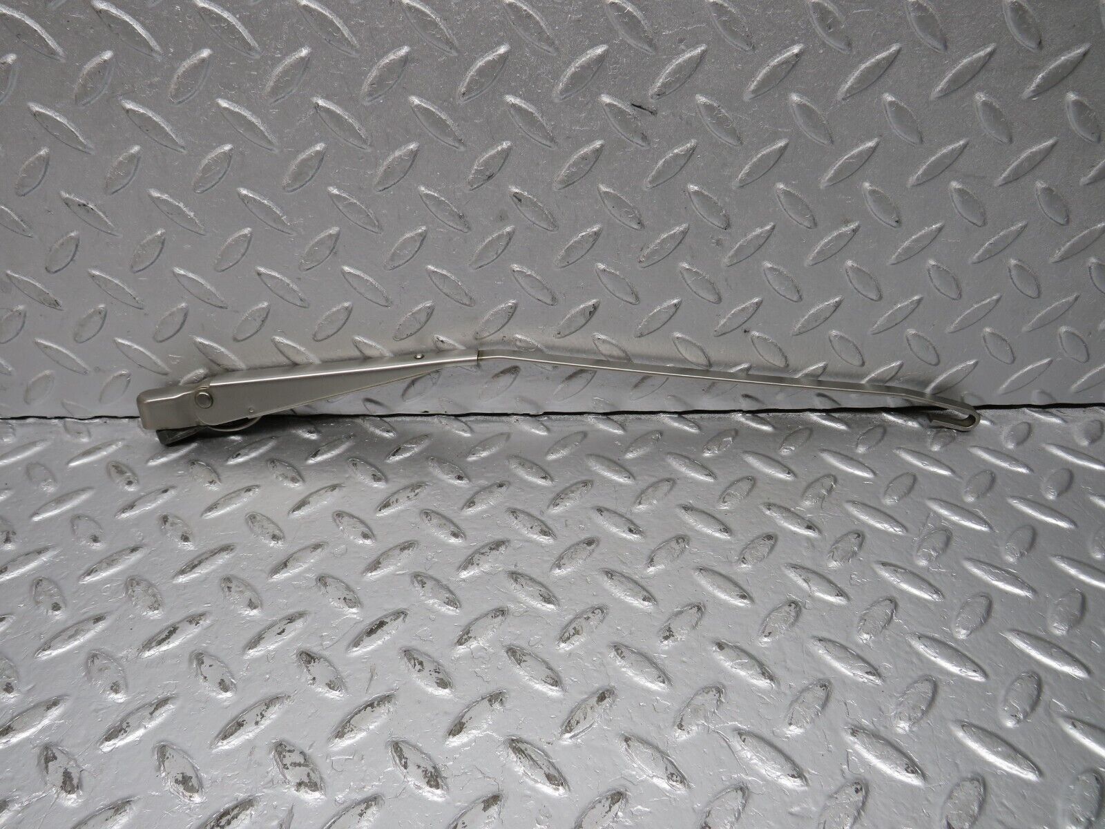 39981 Mercedes-Benz R107 350SL Windscreen Wiper Arm Right Side