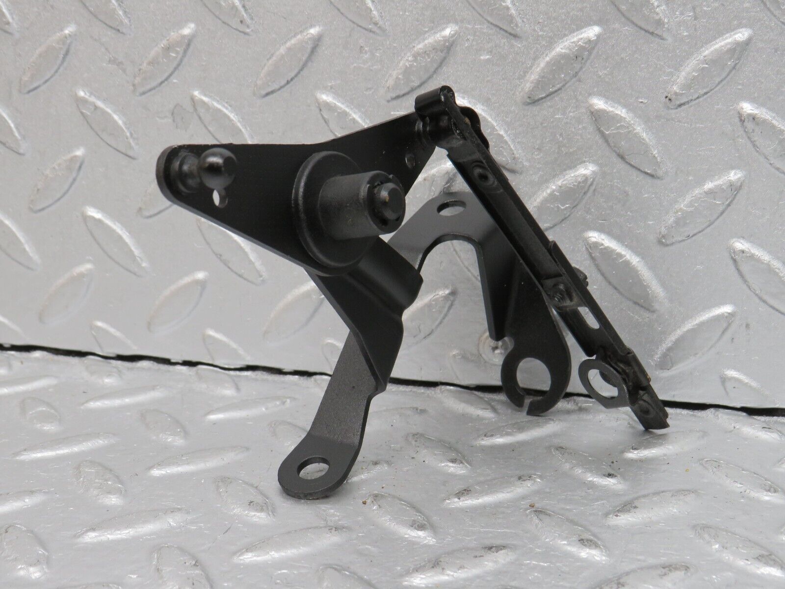 39261 Mercedes-Benz R107 500SL Throttle Linkage