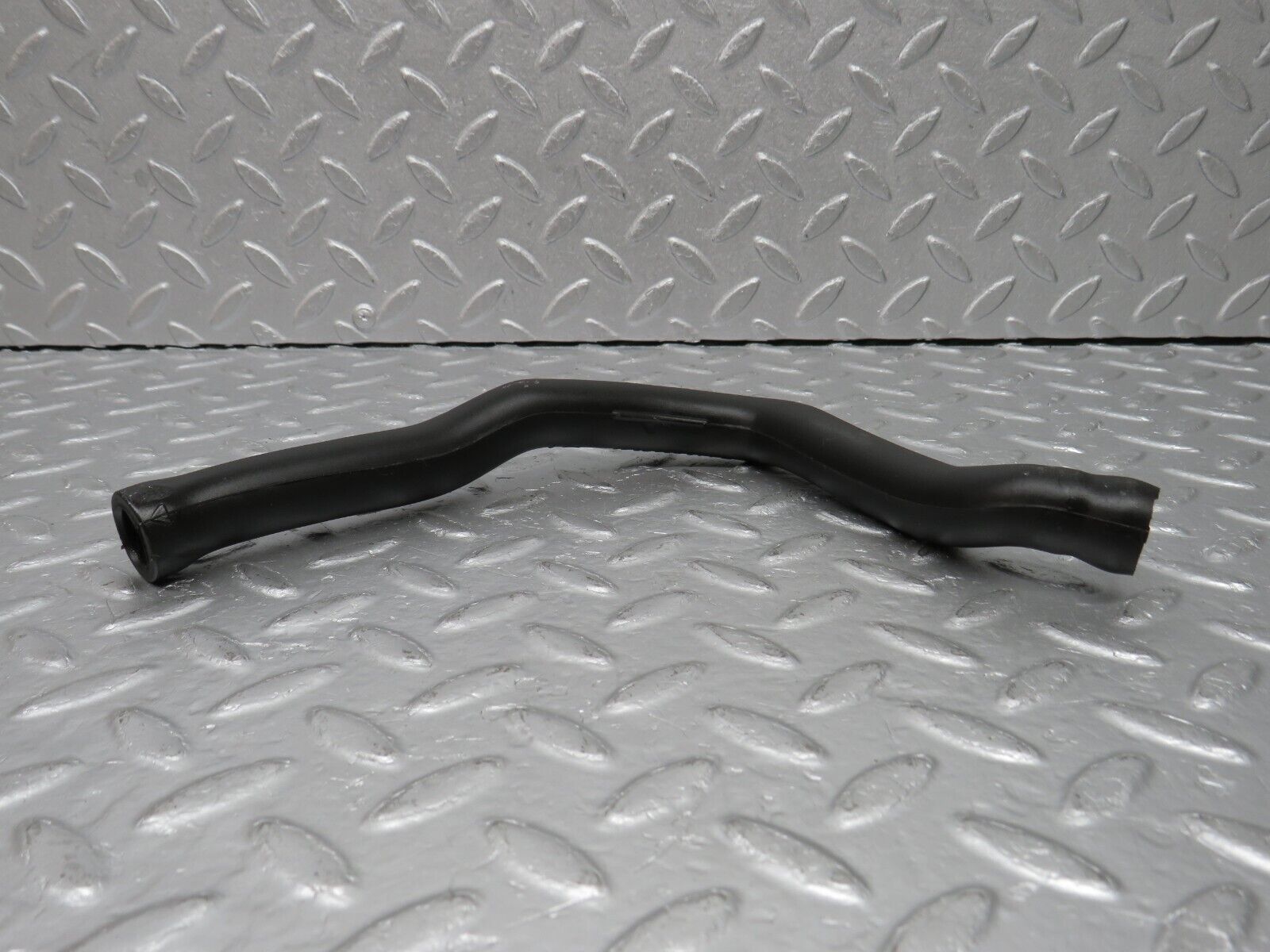 39163 Mercedes-Benz R107 500SL Air Intake Hose Pipe 1160942182