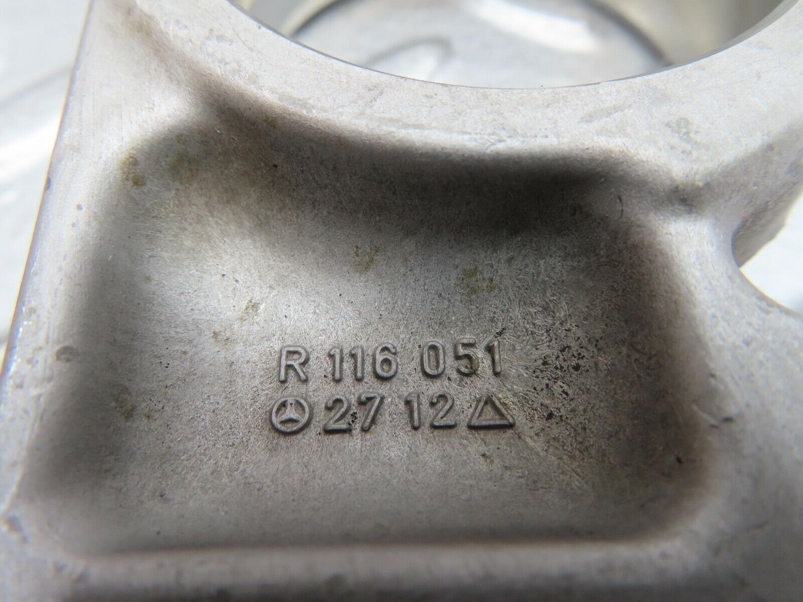 13736 Mercedes-Benz R107 450SL Camshaft Tower Bearing 1160512712