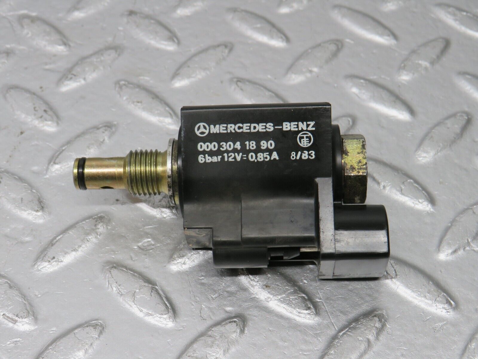 39321 Mercedes-Benz R107 500SL Automatic Gearbox Solenoid 0003041890