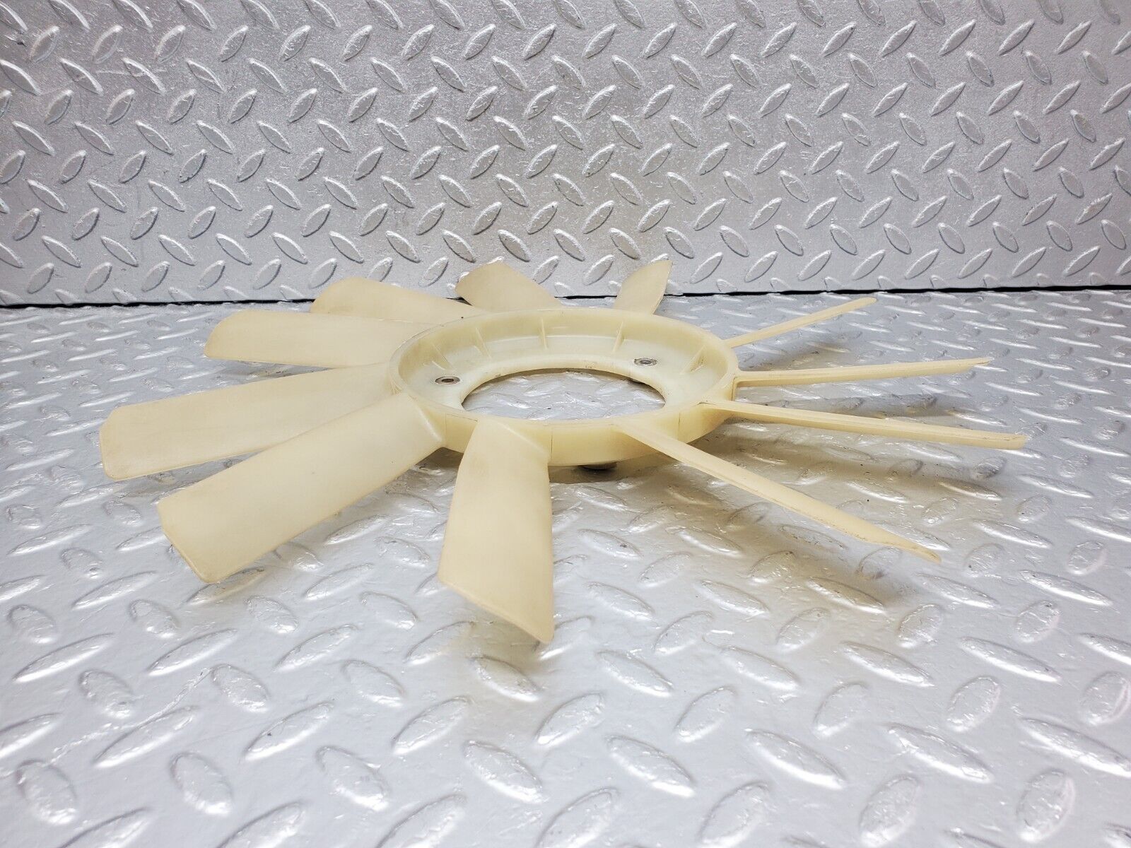 44313 Mercedes-Benz W123 280E Engine Cooling Fan 1102050106