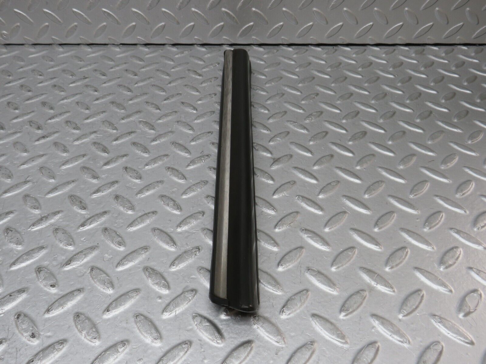 35488 Mercedes-Benz R107 280SL Front Right Fender Centre Moulding Trim