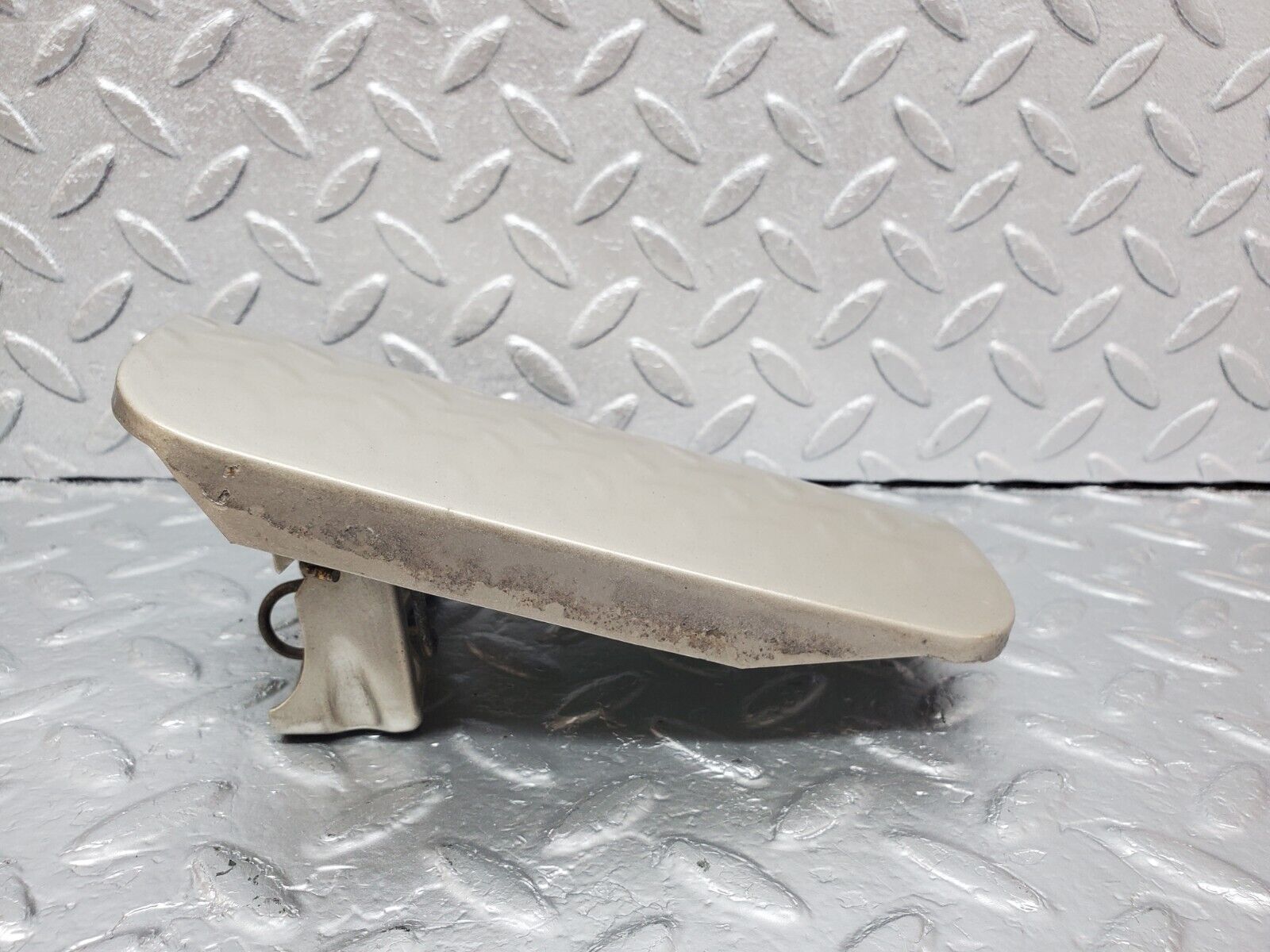 45785 Mercedes-Benz W126 420SE Fuel Tank Flap Cap 1265842639