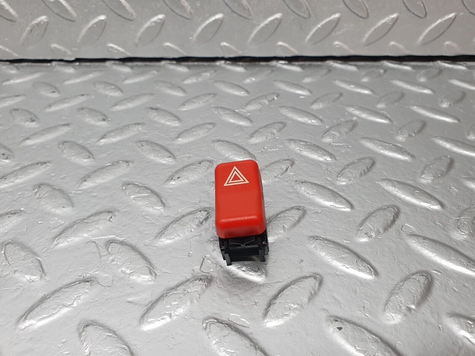 42385 Mercedes-Benz R129 320SL Coupe Hazard Warning Light Switch 1408205510