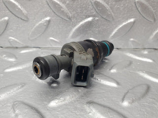W124 fuel injector used OEM
