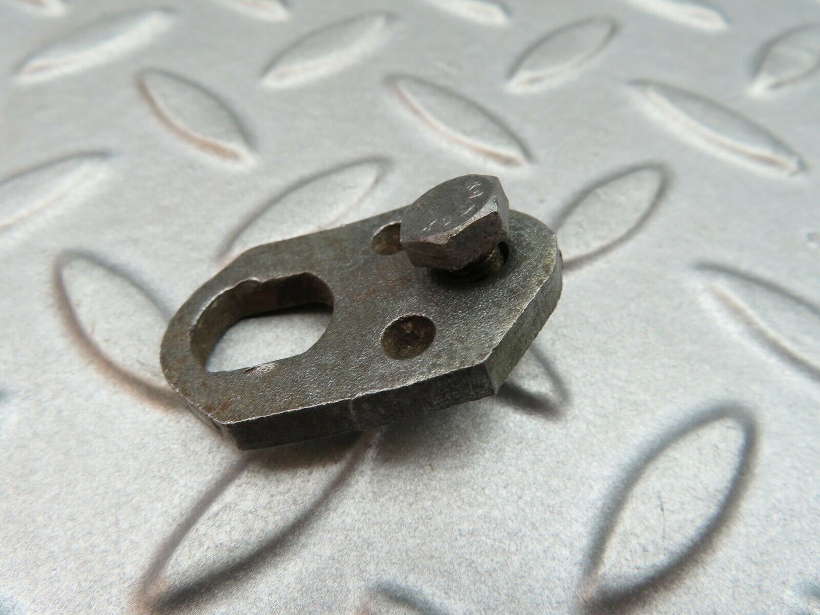 5129 Mercedes-Benz R107 350SL Fuel Injector Bracket