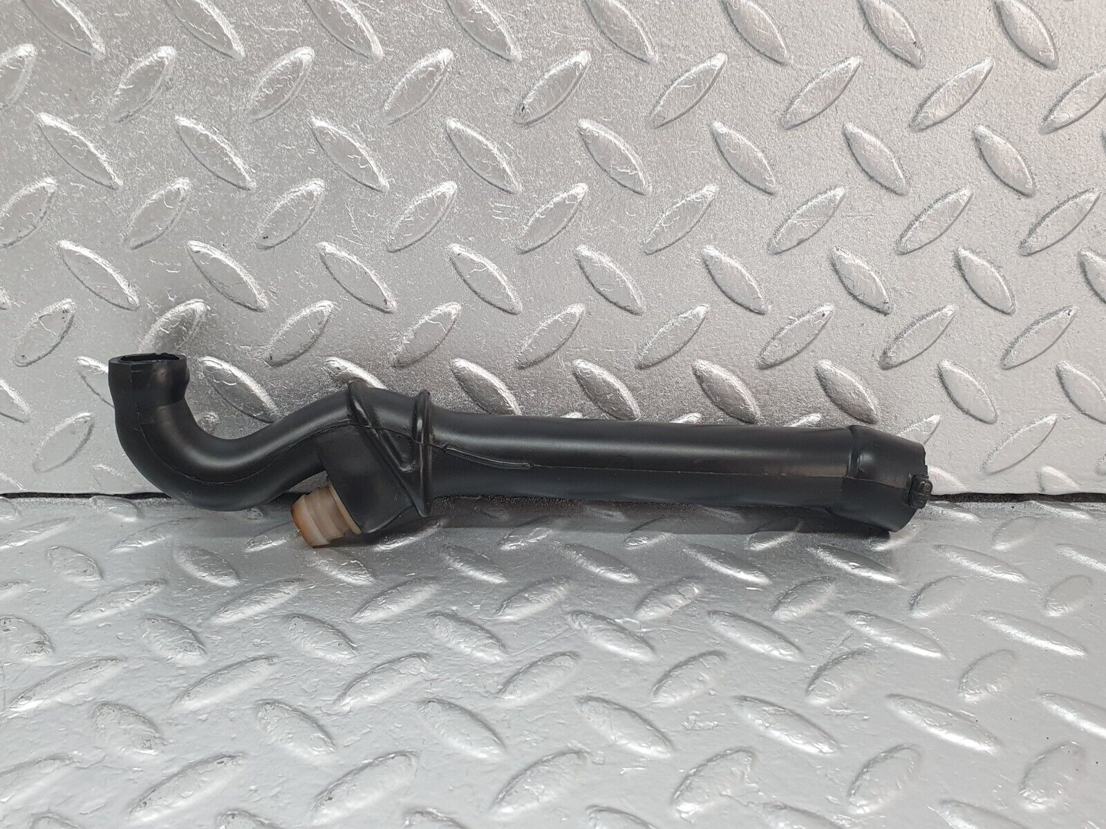 43667 Mercedes-Benz C126 380SEC Coupe Air Intake Hose Pipe 1160942082