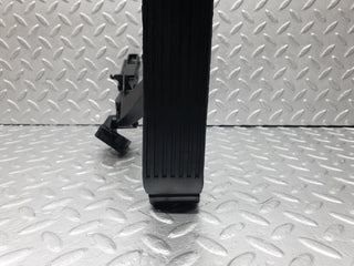 41787 Mercedes-Benz W202 C200 Accelerator Pedal With Linkage 1243011320 220301001 1293010382