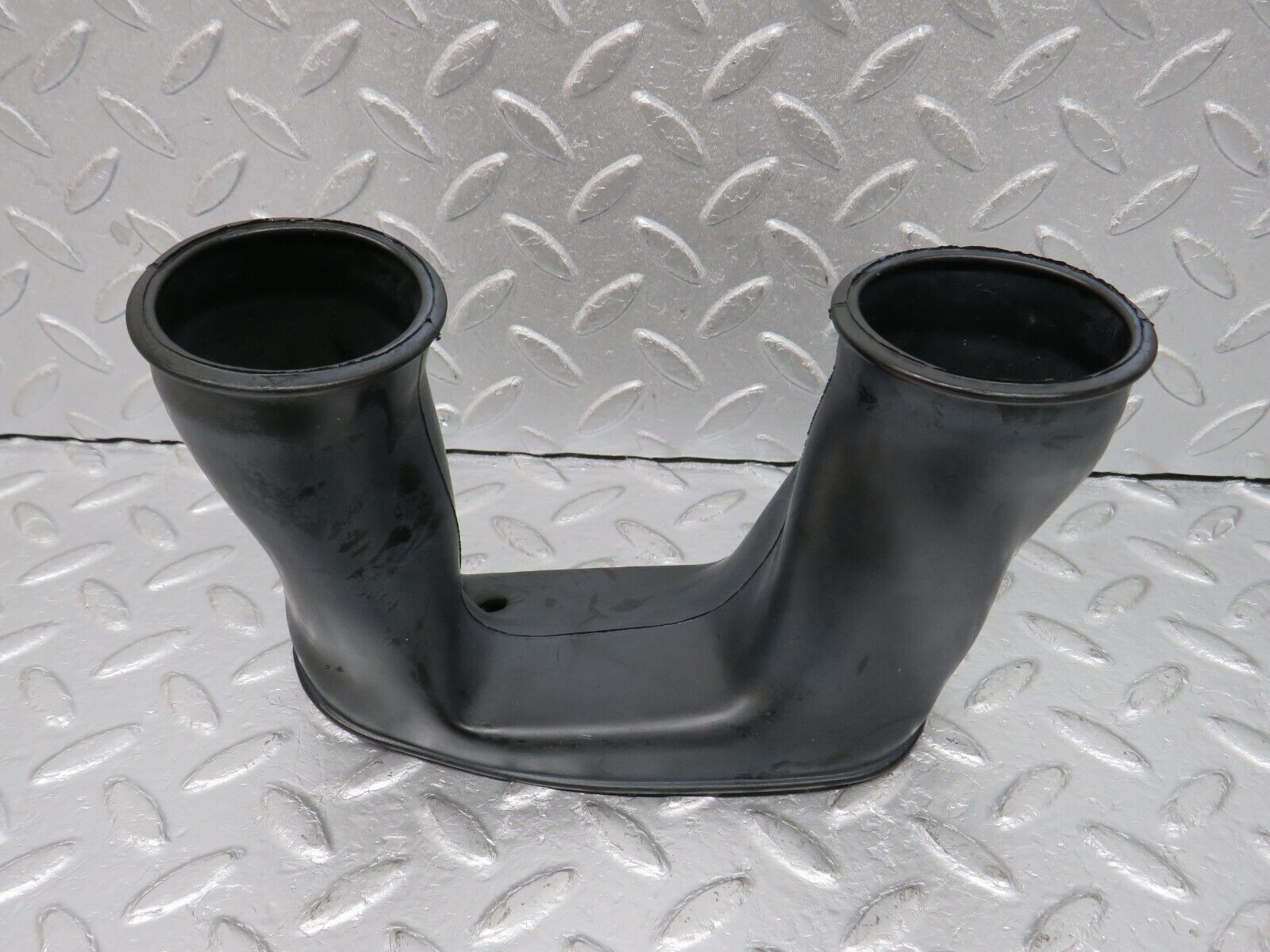 39147 Mercedes-Benz R107 500SL Air Duct Hose Rubber 1078310188