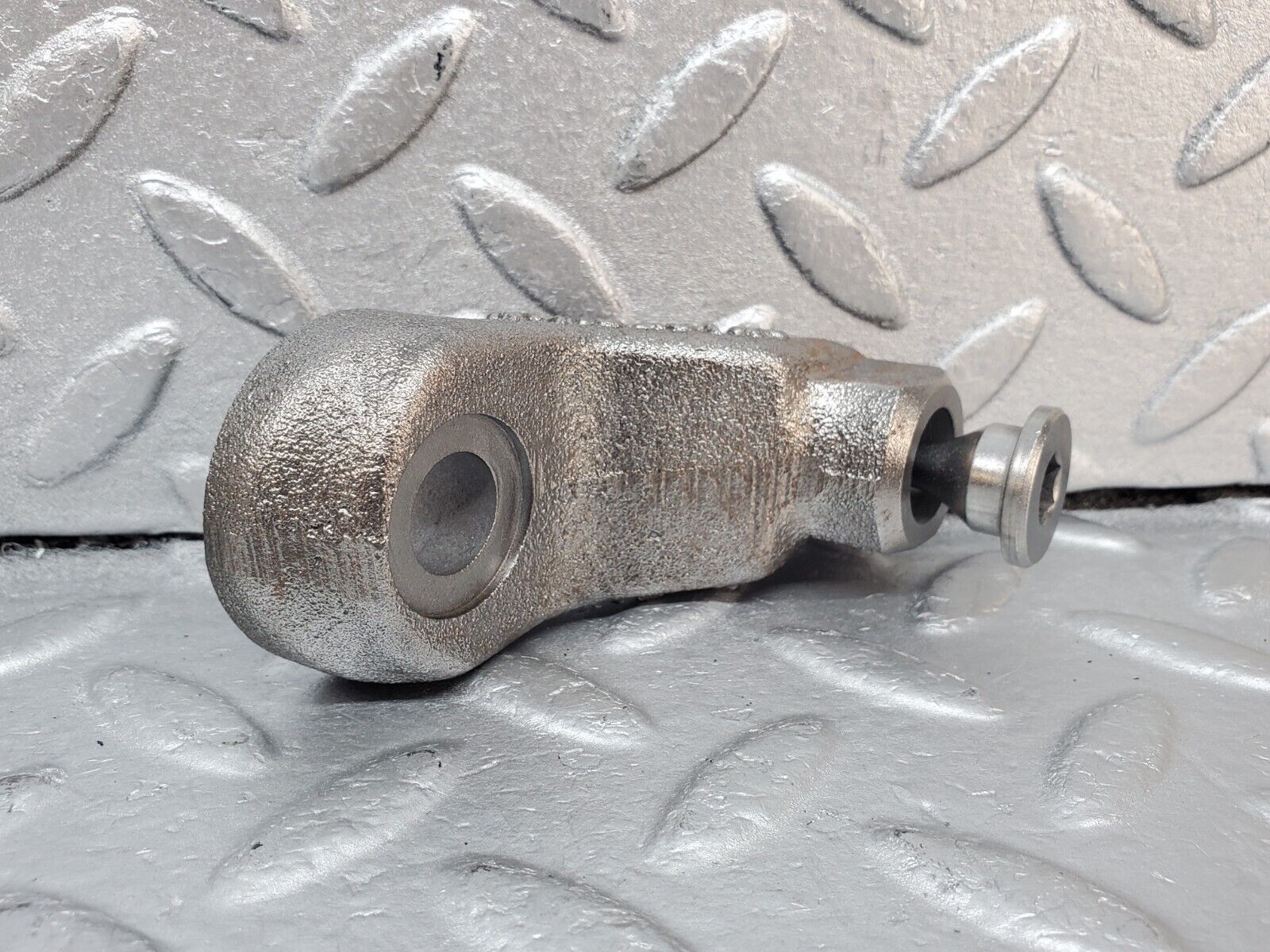 45940 Mercedes-Benz W126 420SE Belt Tensioner Pulley Bracket 1171320140