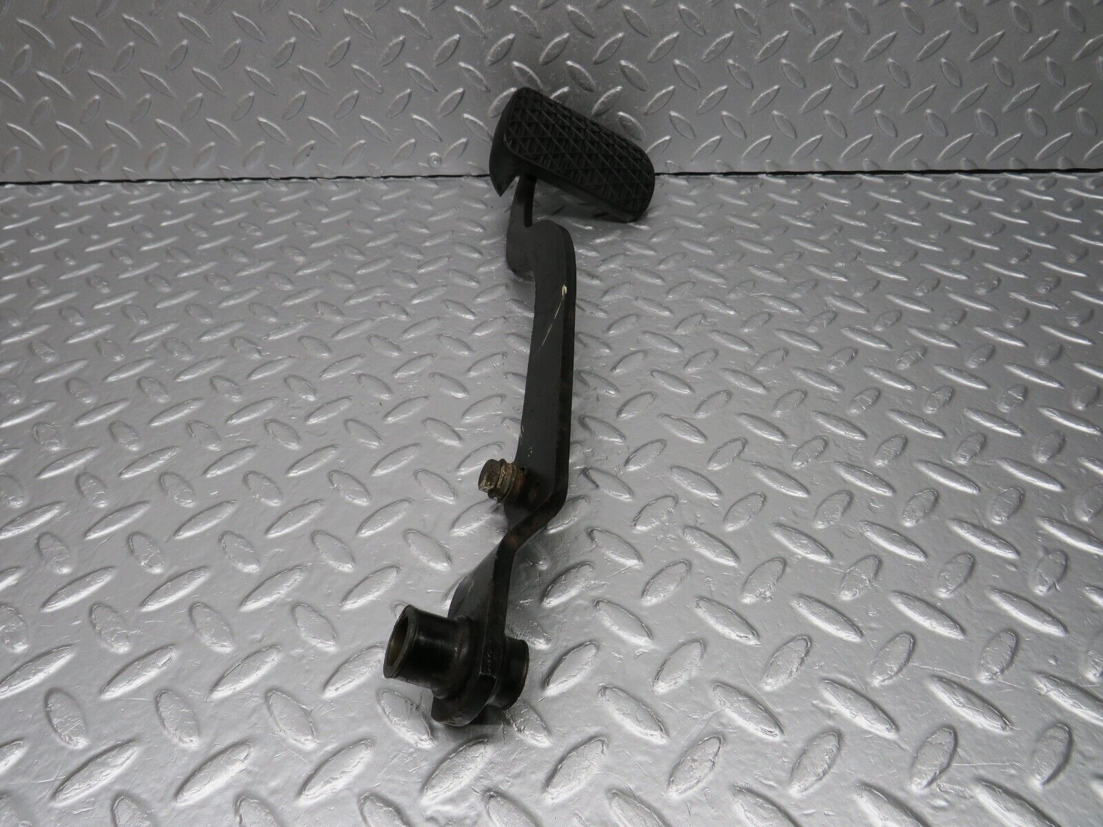 39985 Mercedes-Benz R107 350SL Brake Pedal With Rubber 1232910082