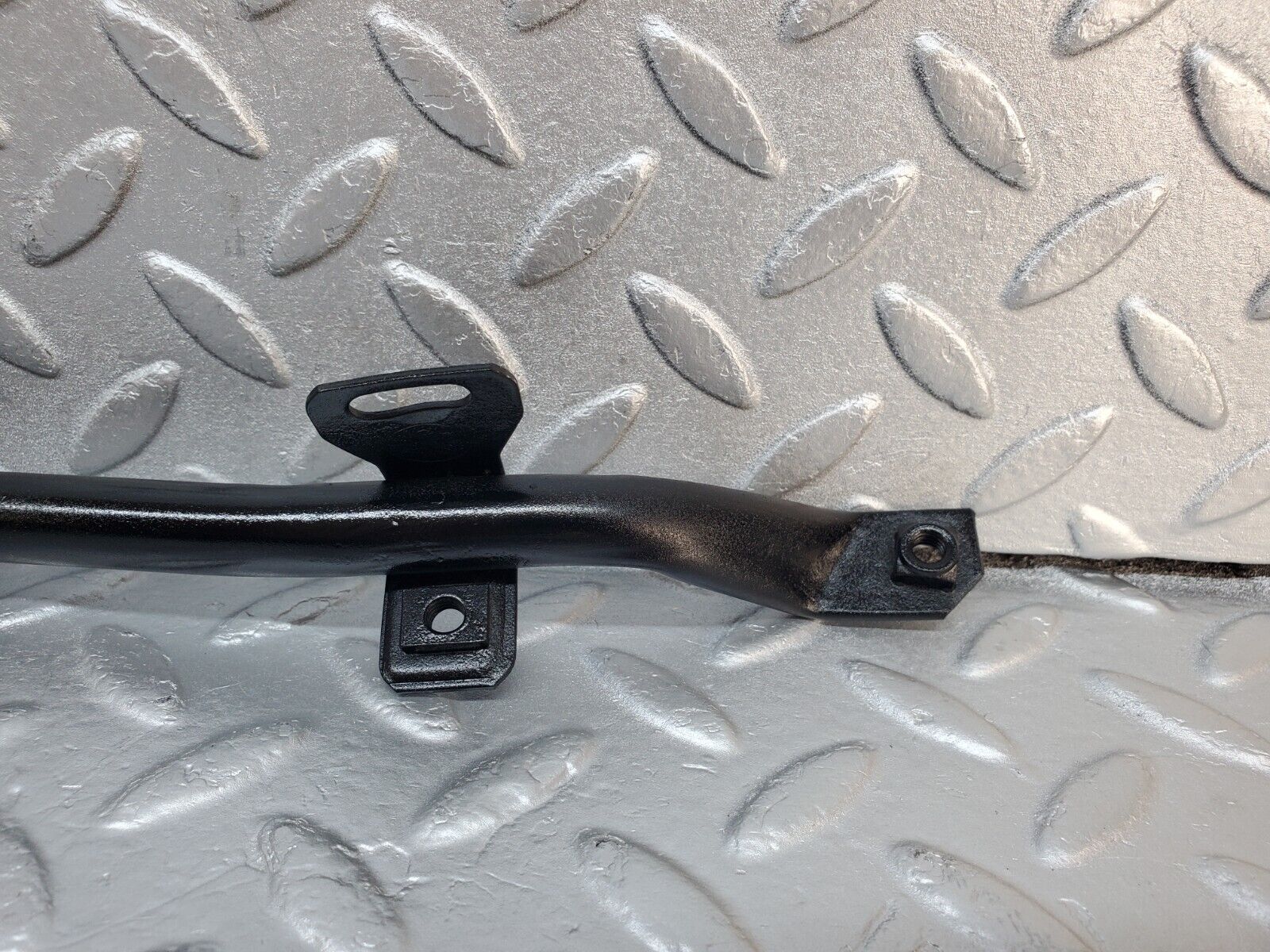 45934 Mercedes-Benz W126 420SE Horn Bracket