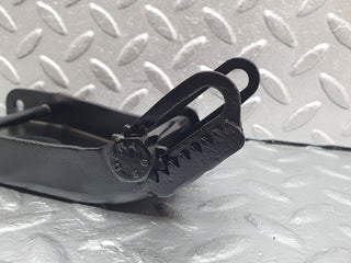 43552 Mercedes-Benz C126 380SEC Coupe Alternator Generator Bracket