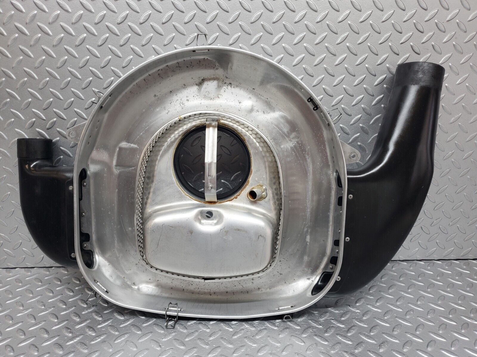 45872 Mercedes-Benz W126 420SE Aluminium Air Filter Box Housing 0130946802