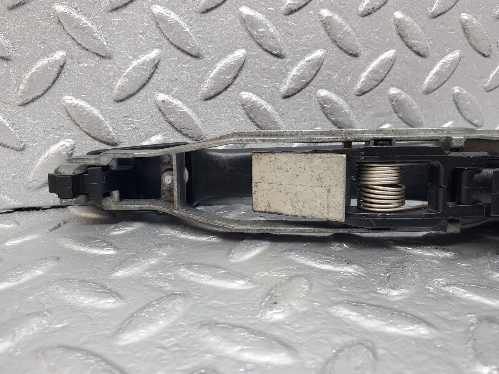 44990 Mercedes-Benz R129 300SL Coupe Right Door Exterior Handle With Key