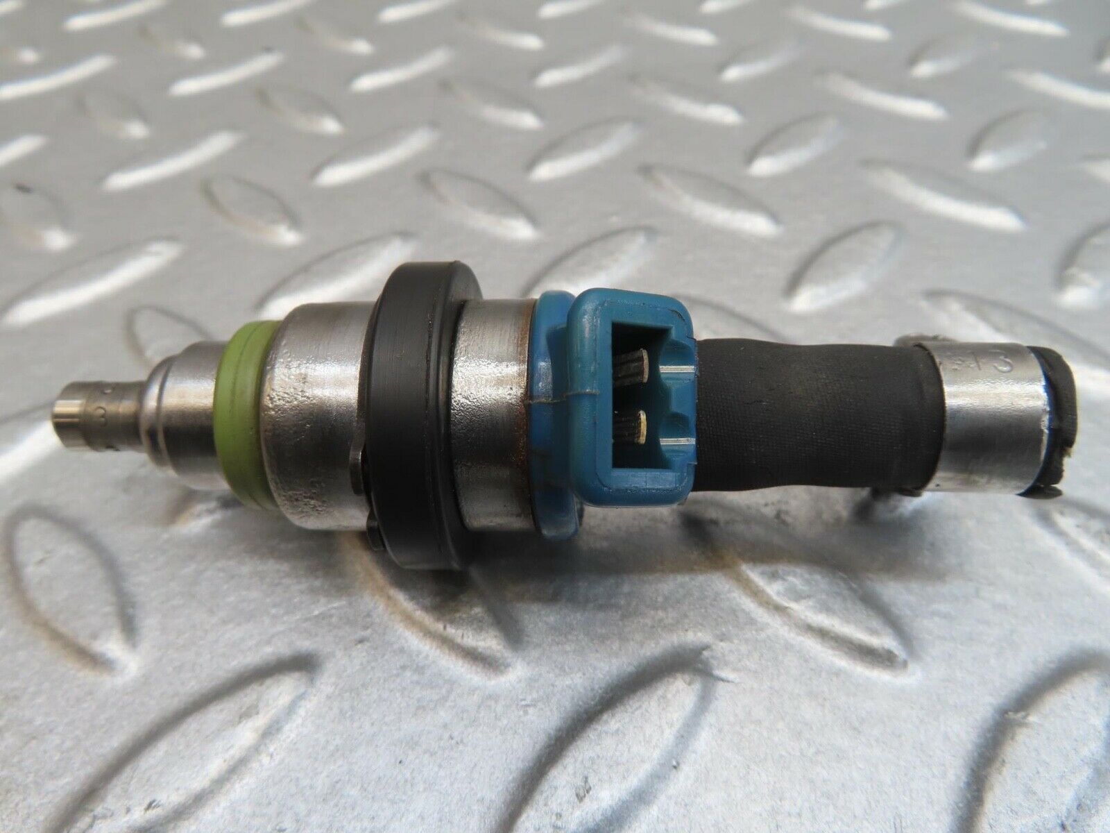 13749 Mercedes-Benz R107 450SL  Fuel Injector Bosch 0280150036