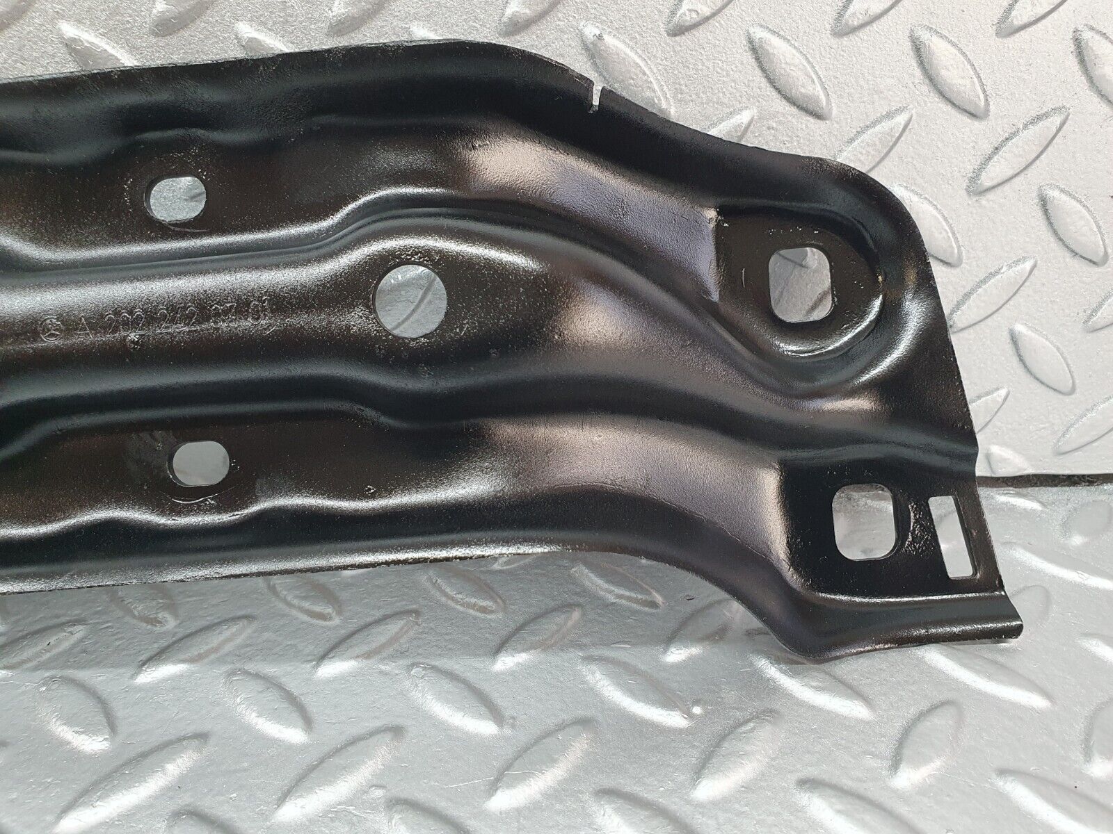 41950 Mercedes-Benz W202 C200 Gearbox Mount Bracket 2022420701