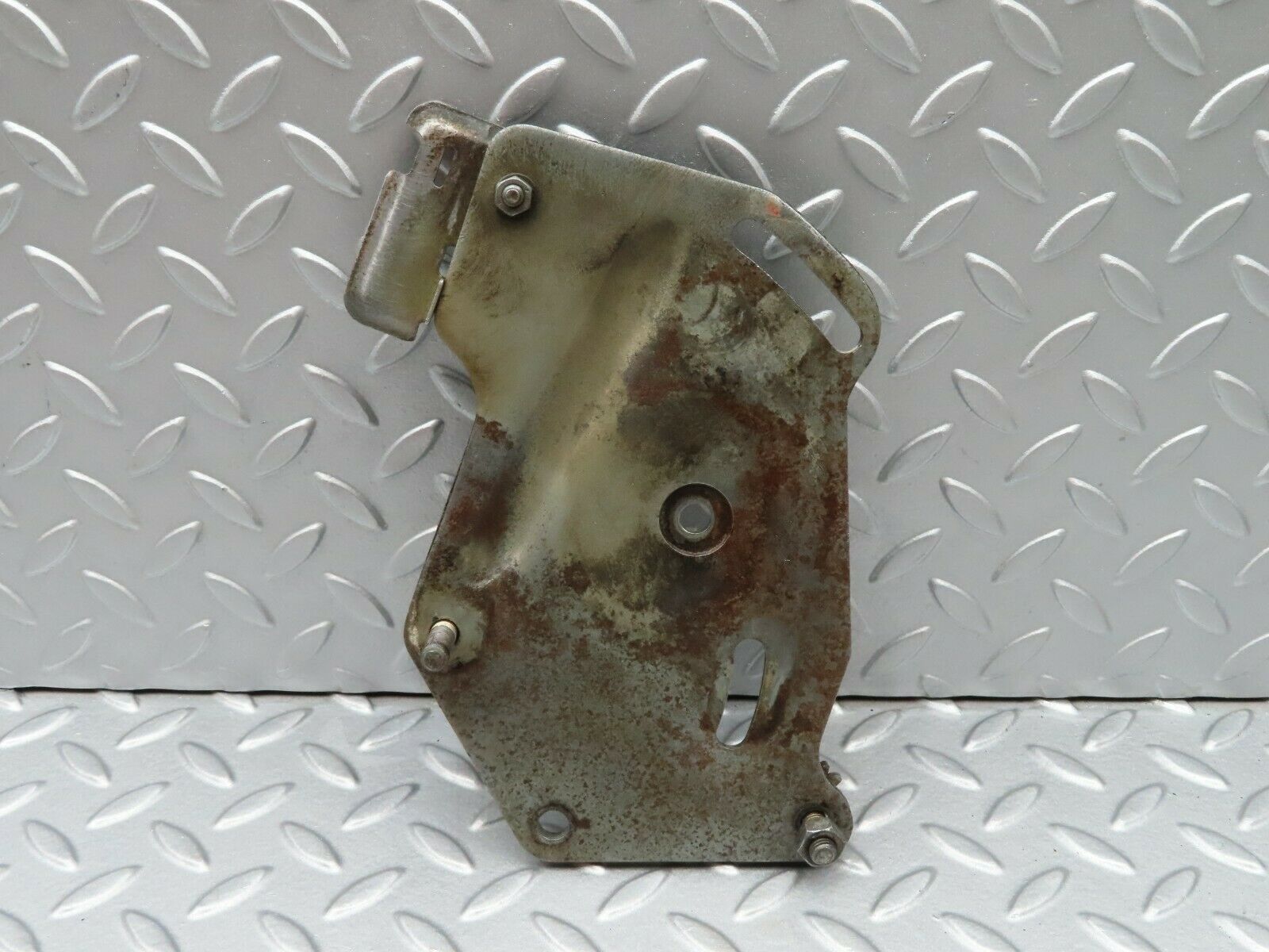 5111 Mercedes-Benz R107 350SL Power Steering Pump Mount Bracket