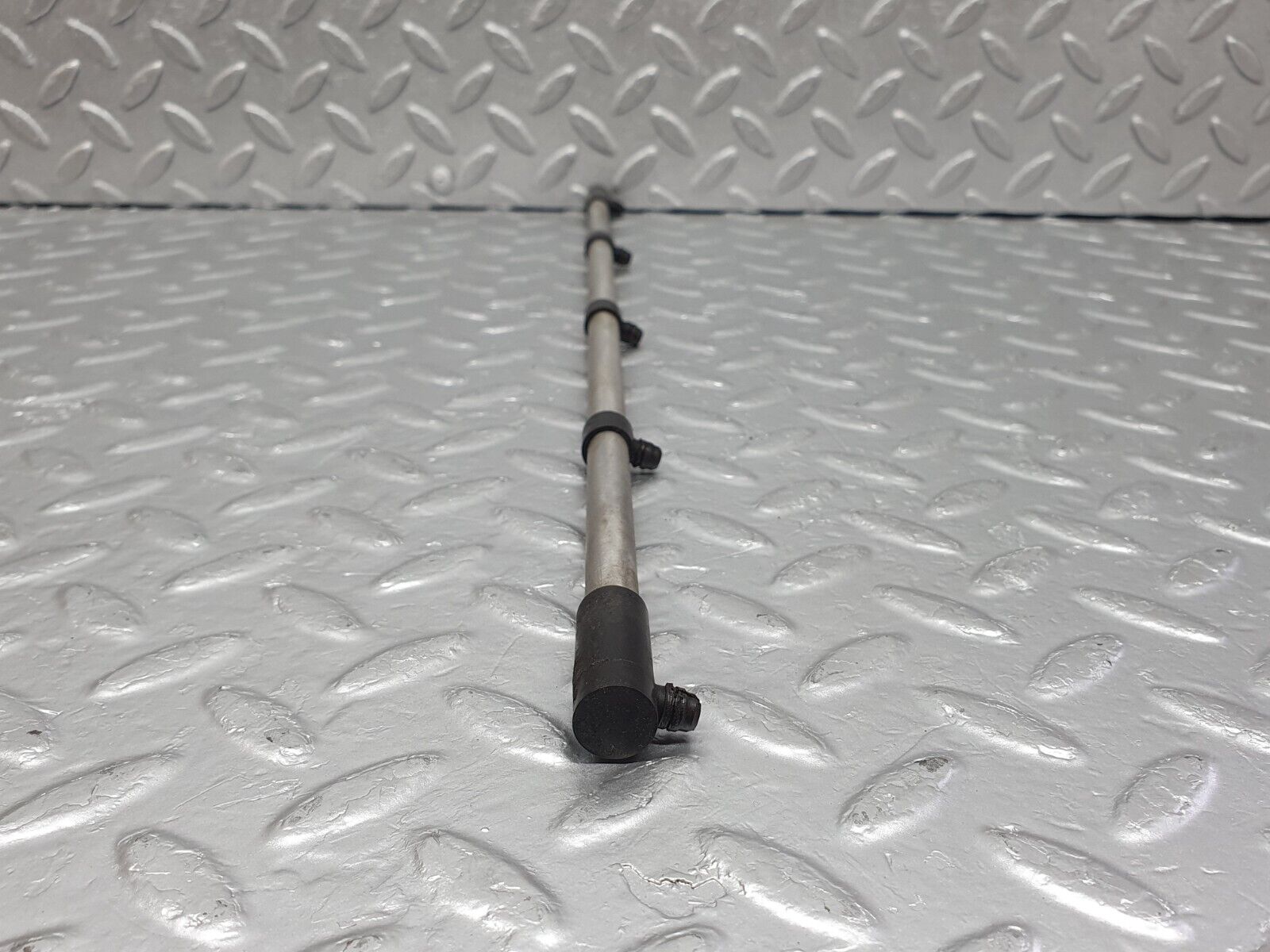 43703 Mercedes-Benz C126 380SEC Coupe Camshaft Oil Tube