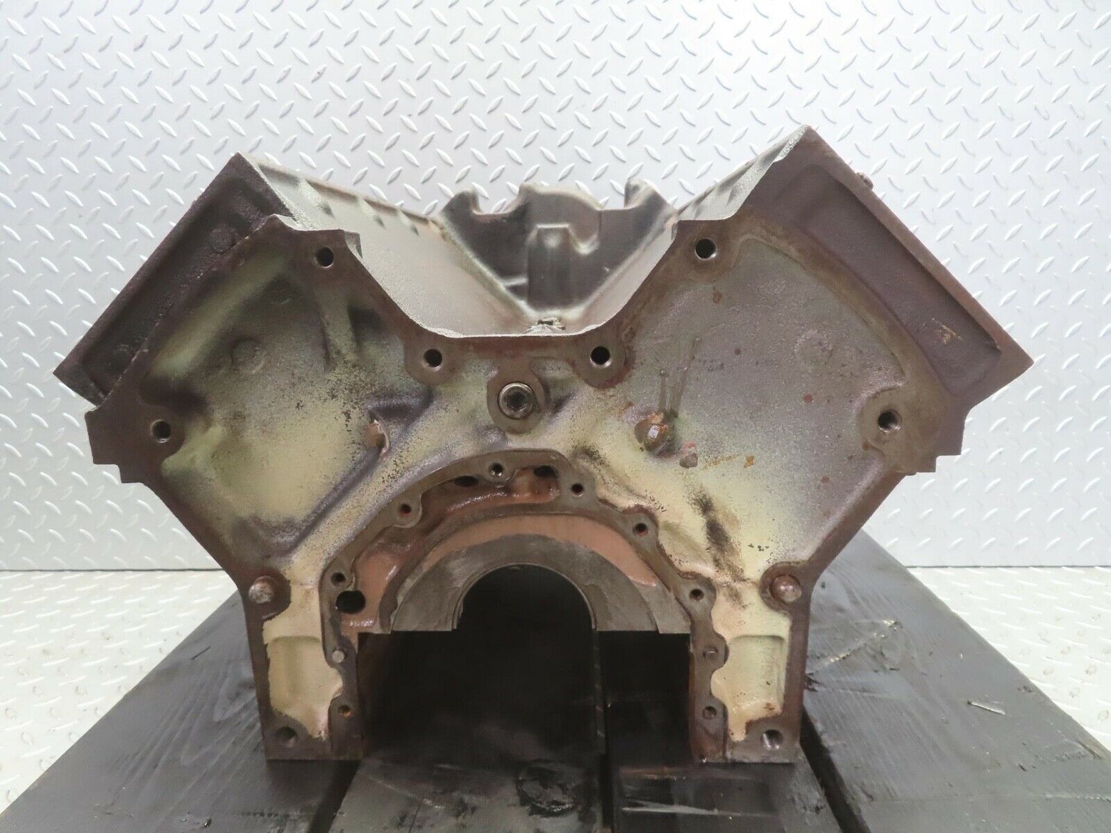 13870 Mercedes-Benz R107 450SL Engine Block 1170110401 M117.983