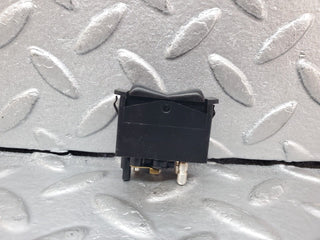 44362 Mercedes-Benz W123 280E Rear Windscreen Defroster Switch 0008206110