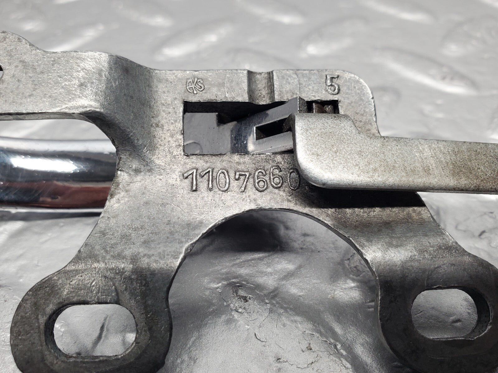 44618043
